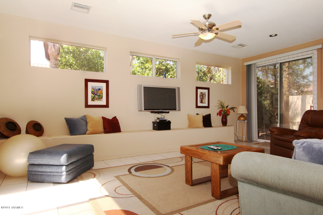 3180 W Northern Cross Trail