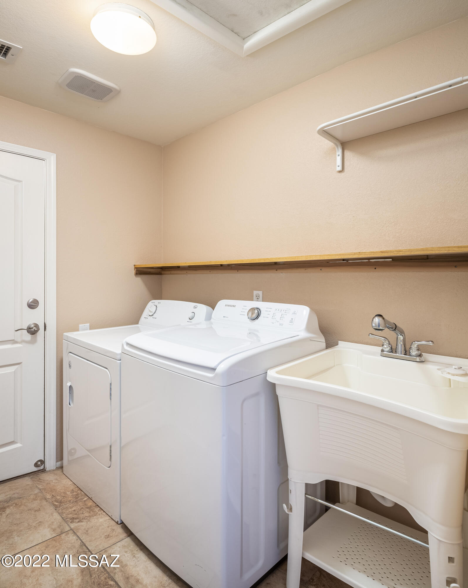 11060 N Eagle Crest Drive