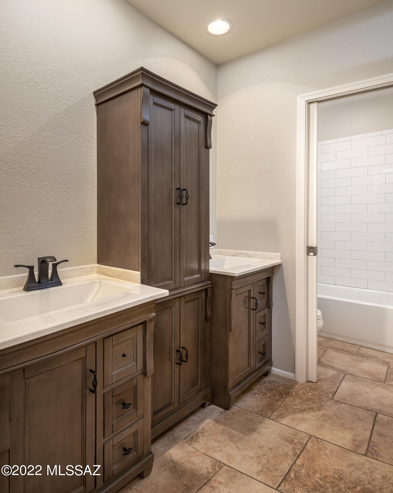 11060 N Eagle Crest Drive