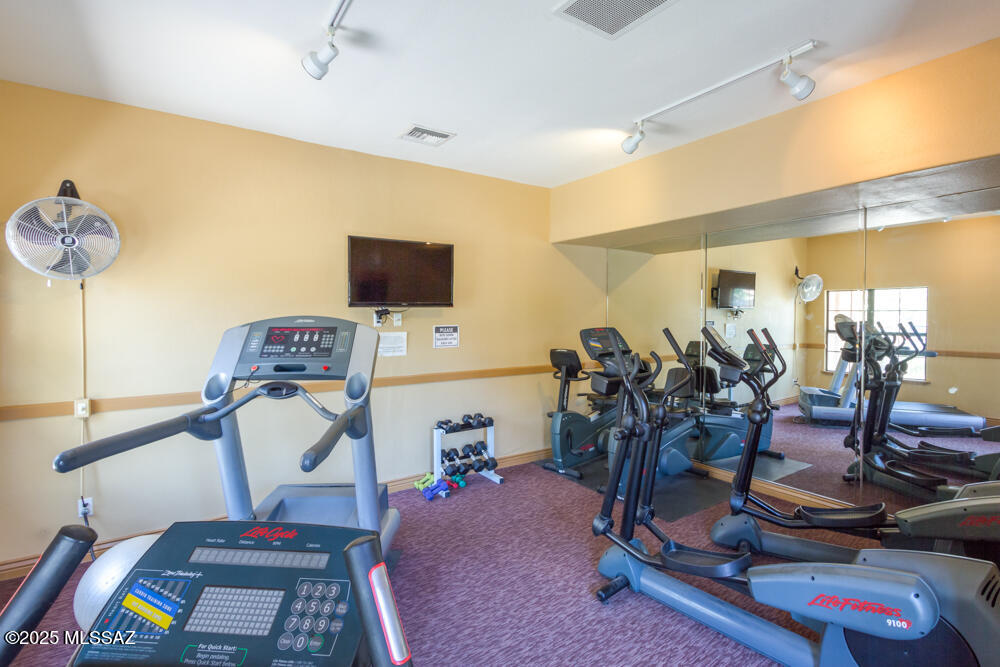 6651 N Campbell Avenue Unit: 243