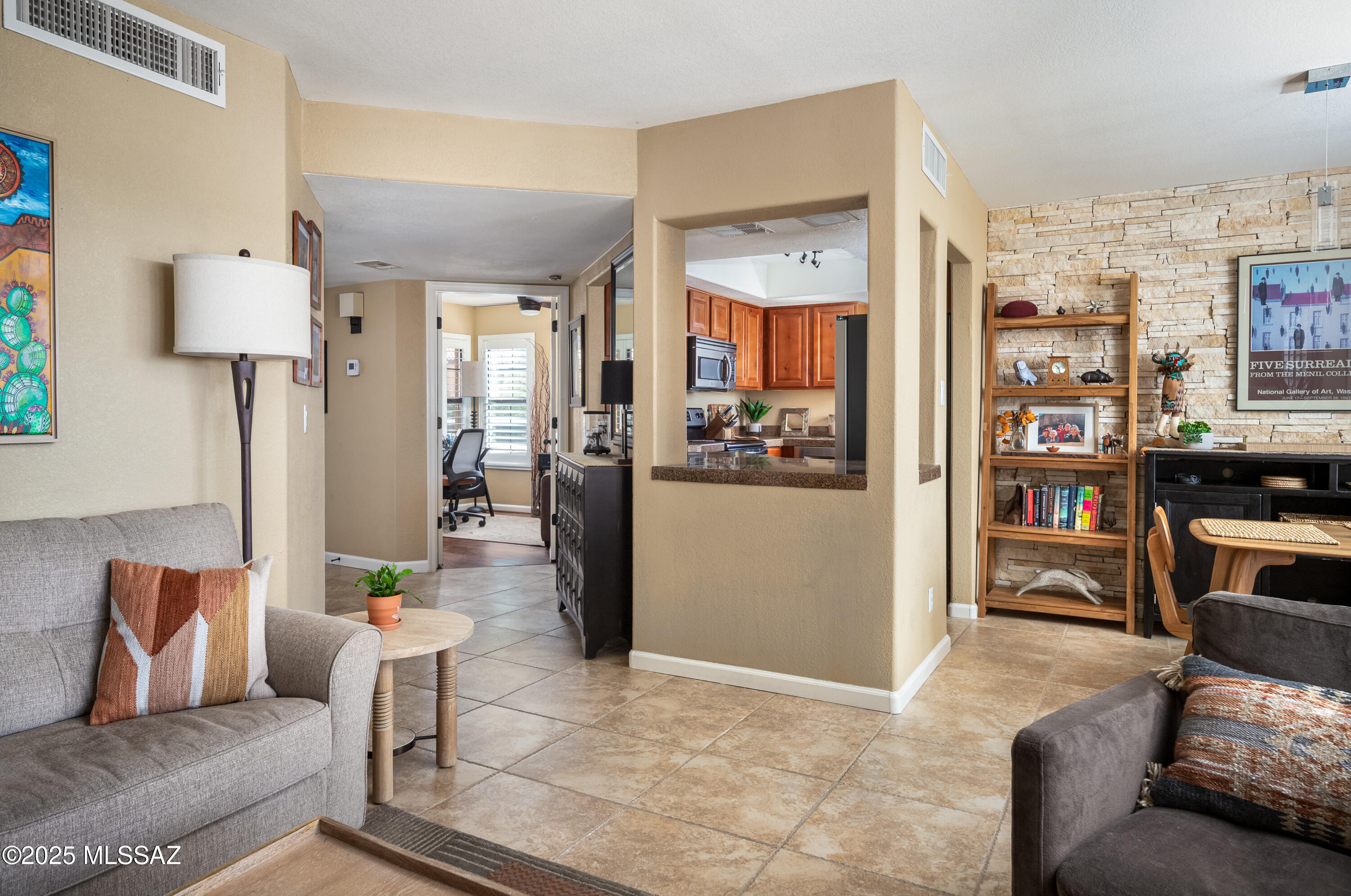 6651 N Campbell Avenue Unit: 243