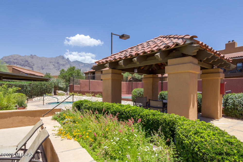 6651 N Campbell Avenue Unit: 243