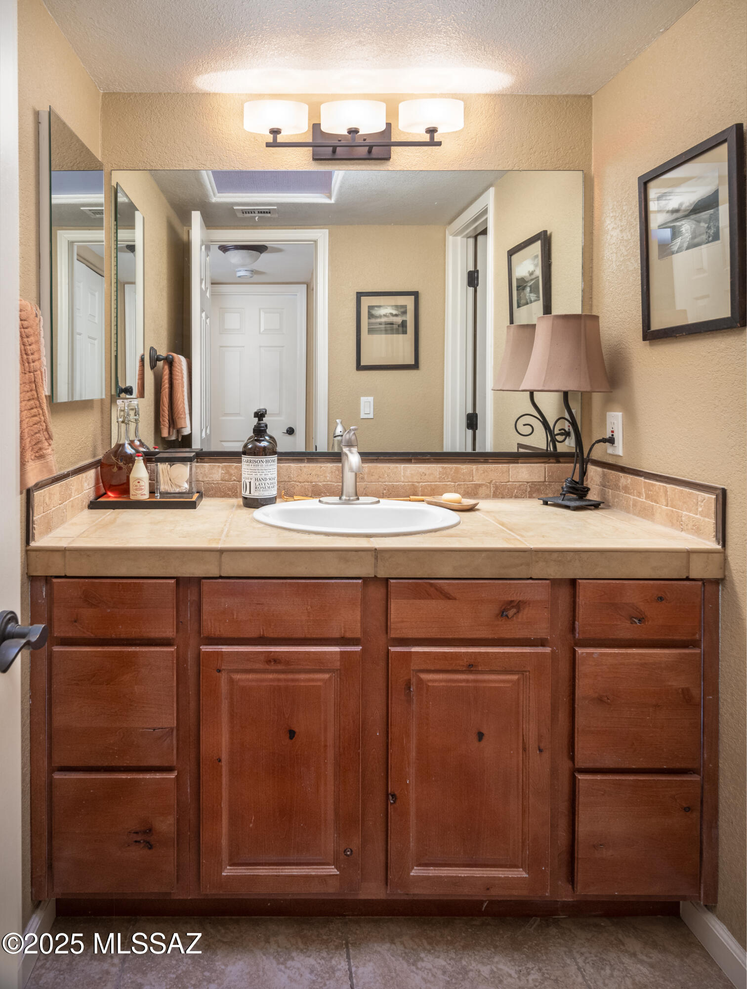 6651 N Campbell Avenue Unit: 243