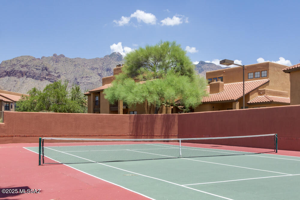 6651 N Campbell Avenue Unit: 243