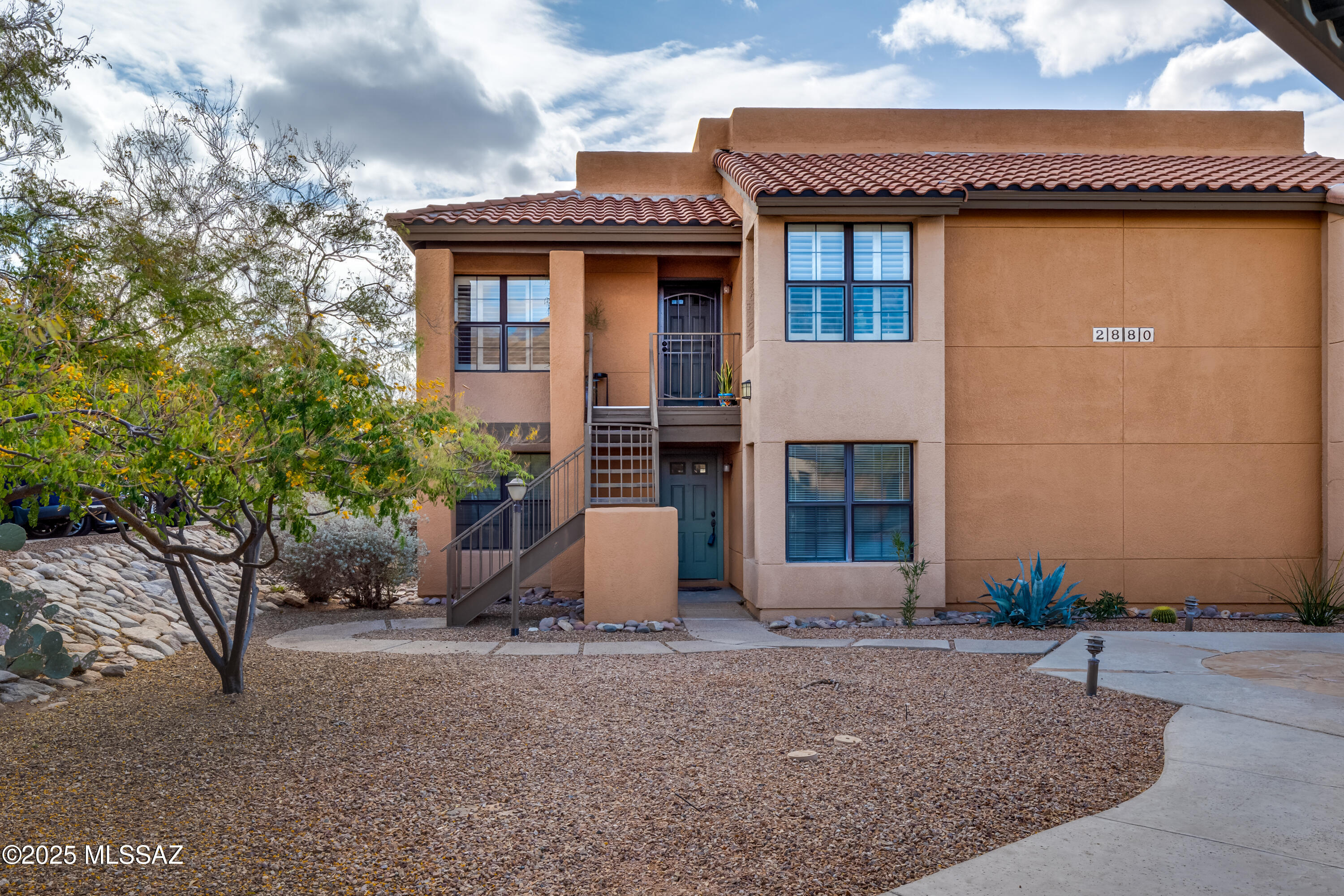 6651 N Campbell Avenue Unit: 243