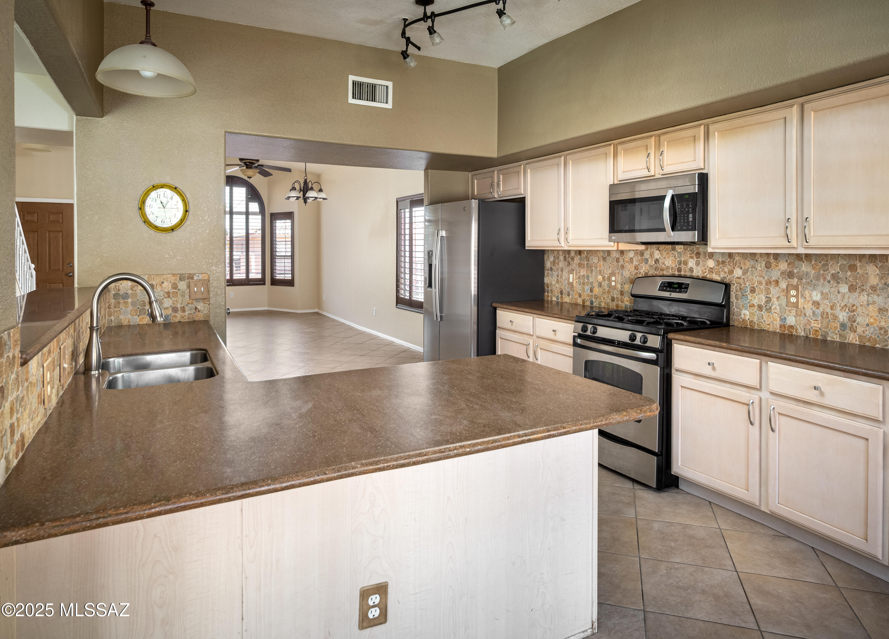 2058 W Three Oaks Drive