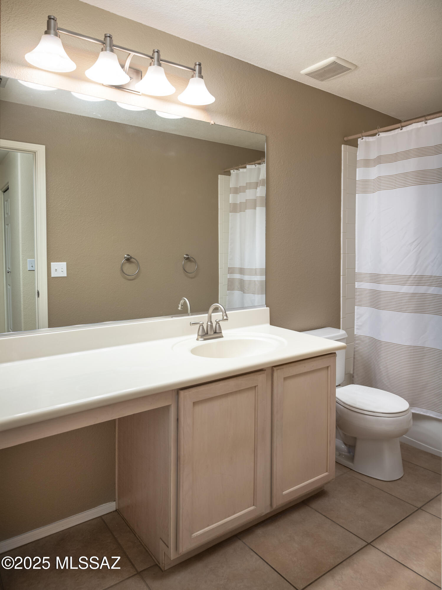 2058 W Three Oaks Drive