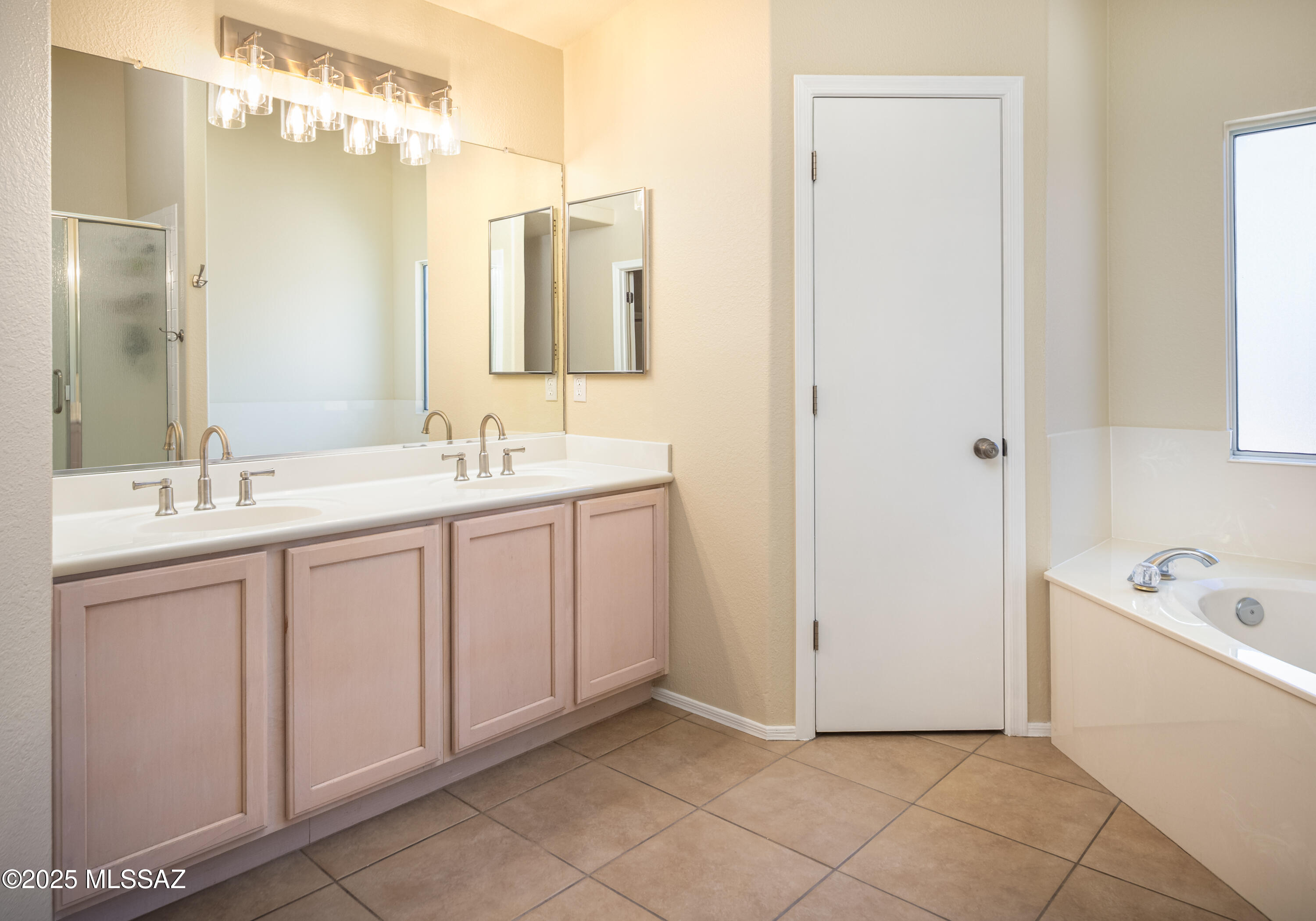 2058 W Three Oaks Drive