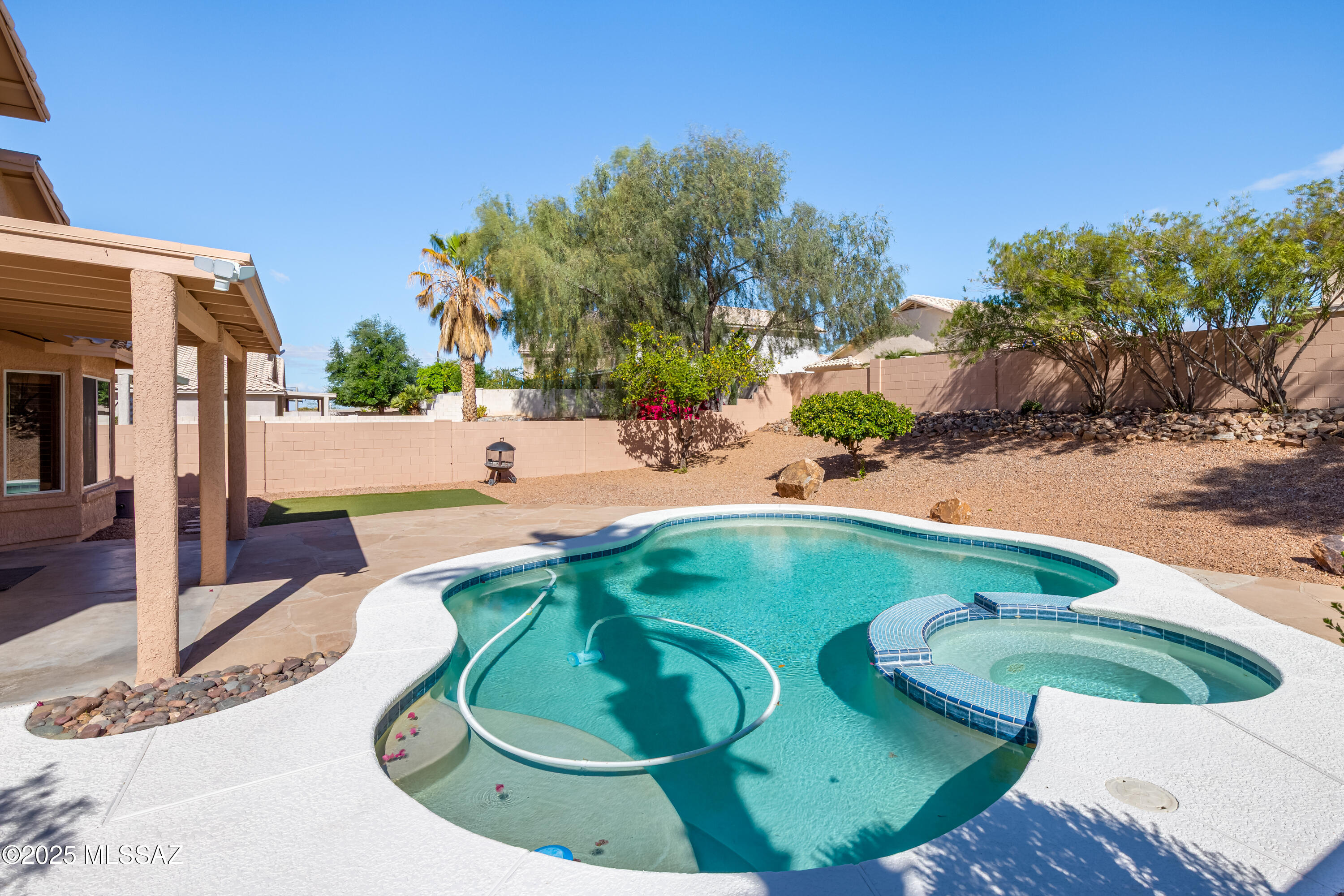 2058 W Three Oaks Drive