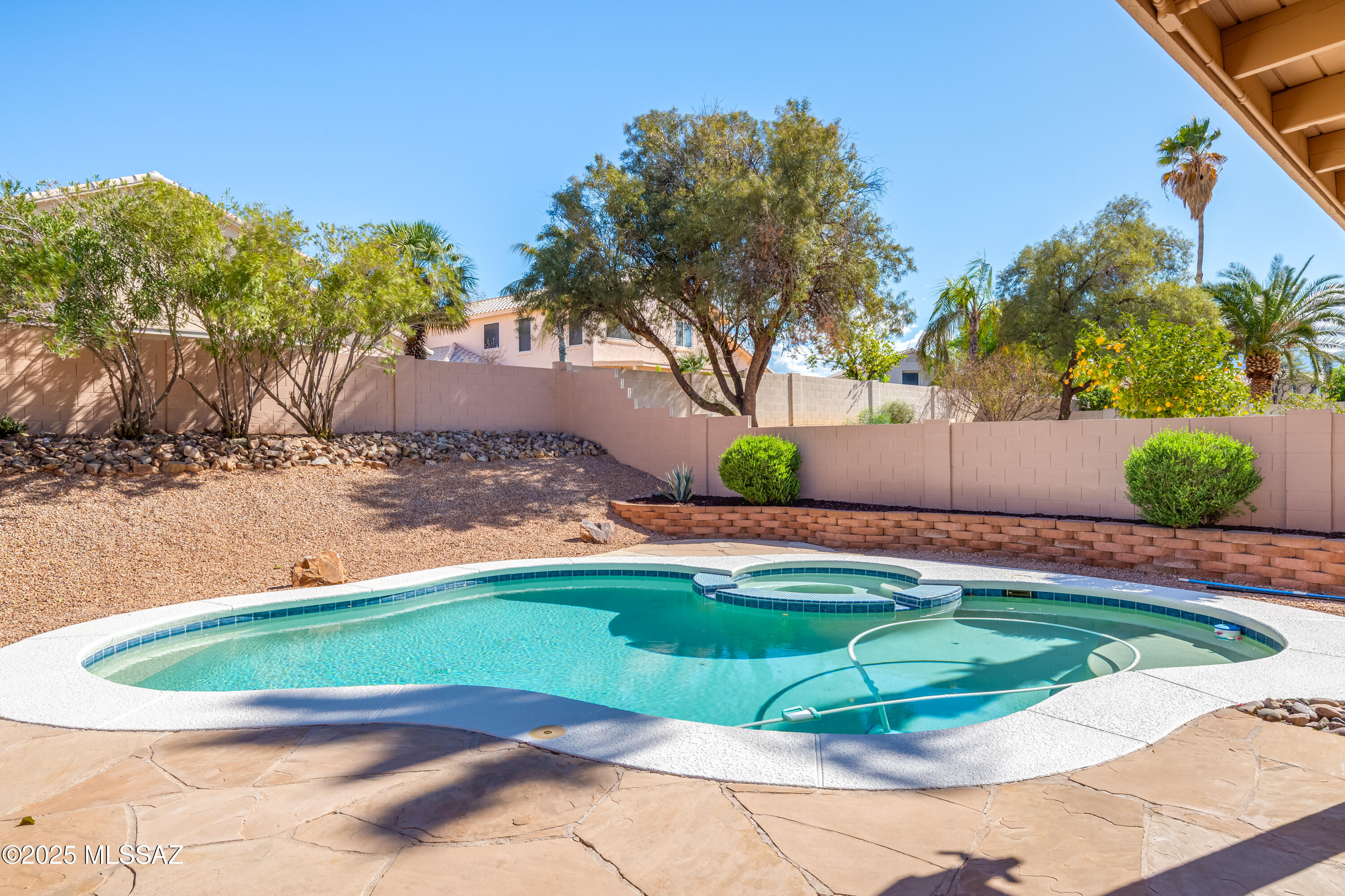 2058 W Three Oaks Drive