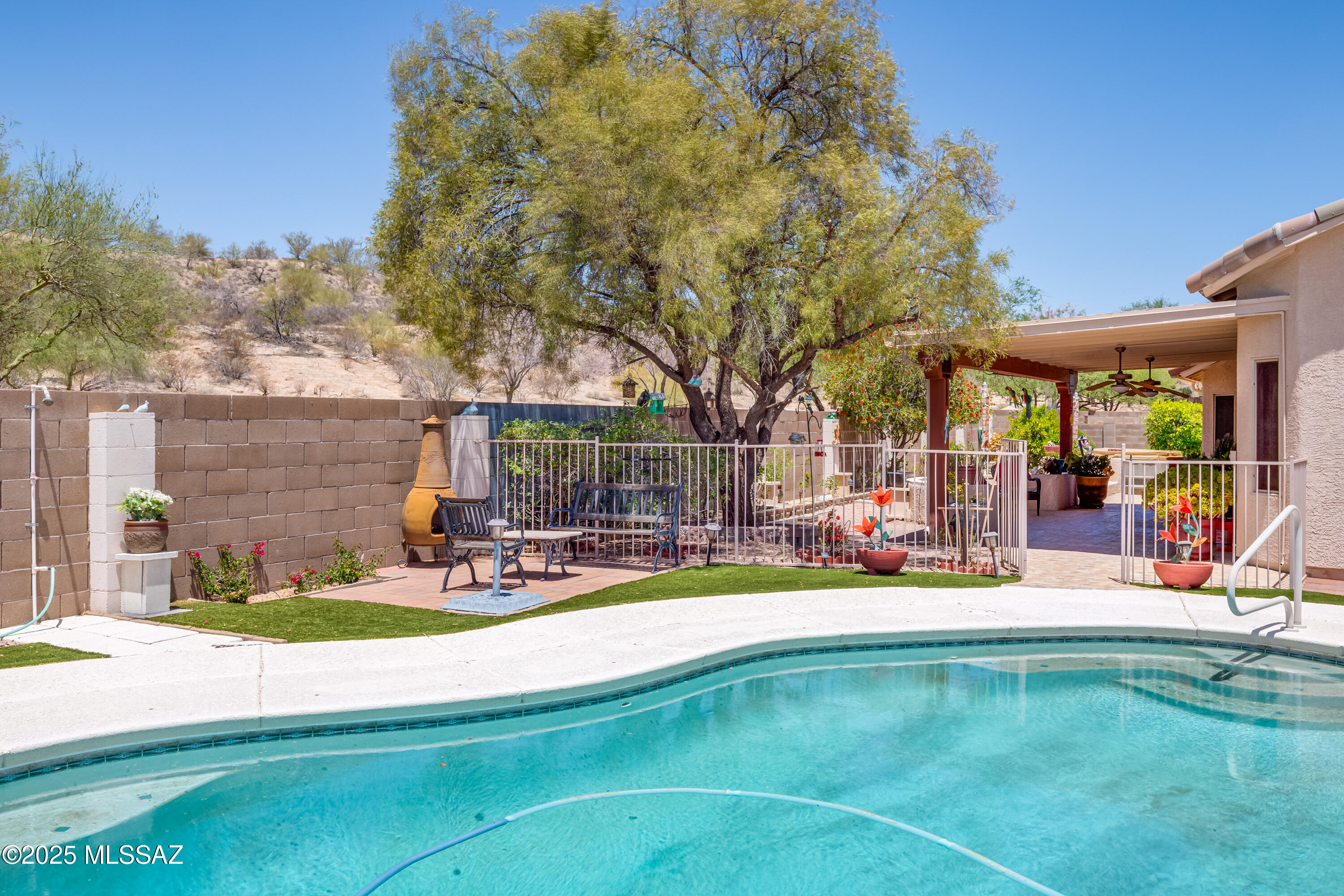 2377 W Catalina View Drive