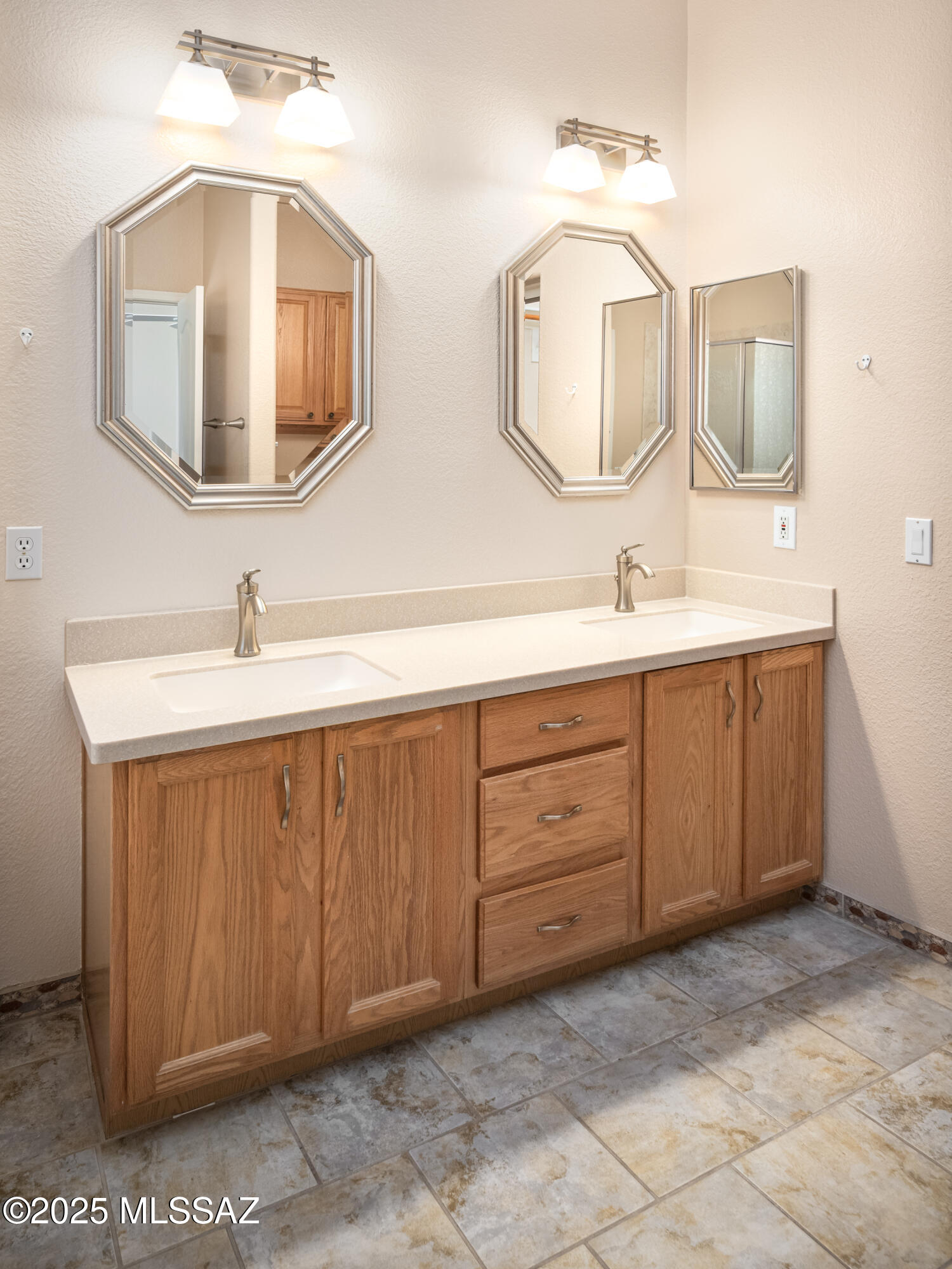 2377 W Catalina View Drive
