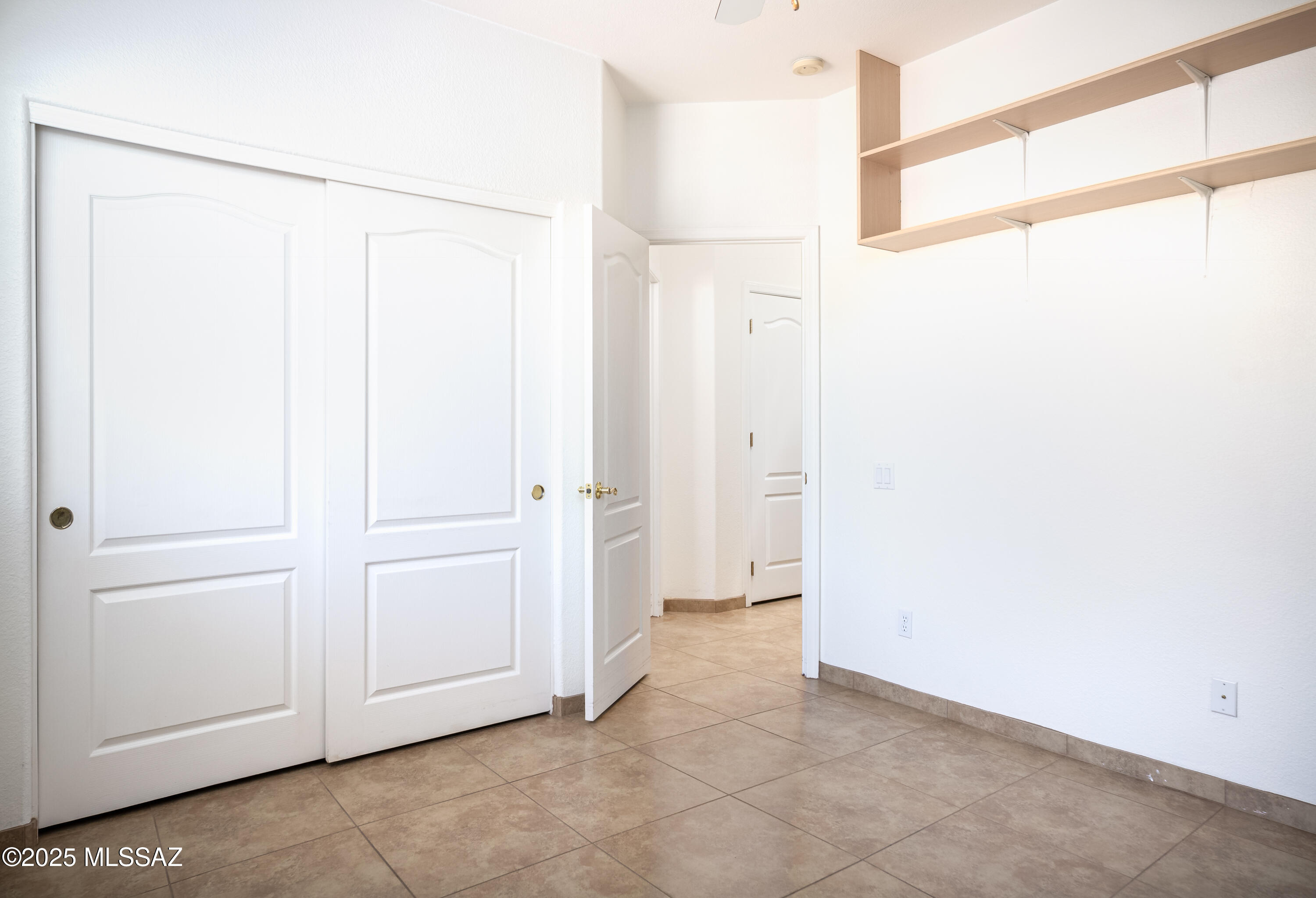 2377 W Catalina View Drive