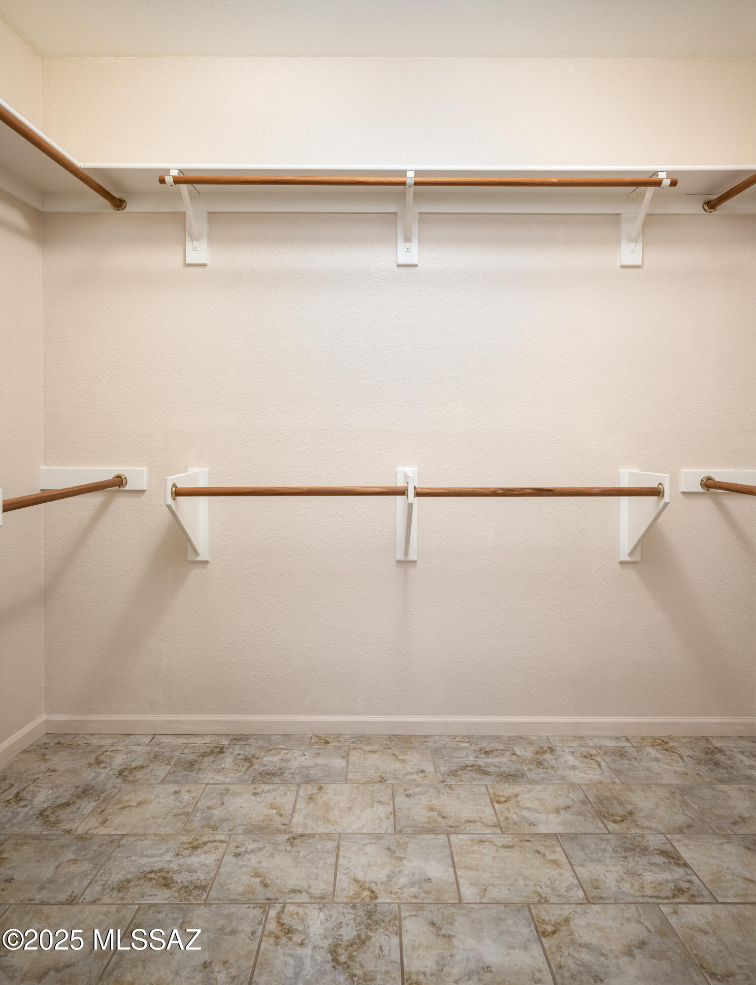 2377 W Catalina View Drive