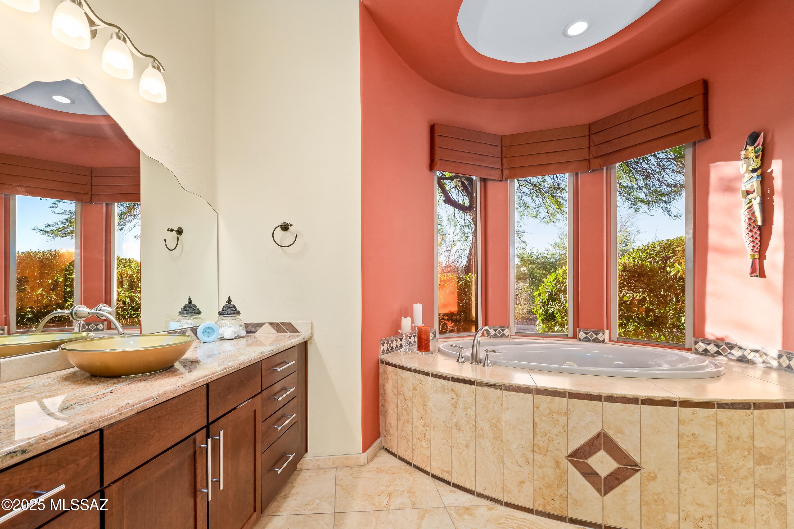 545 E Thunderstorm Place