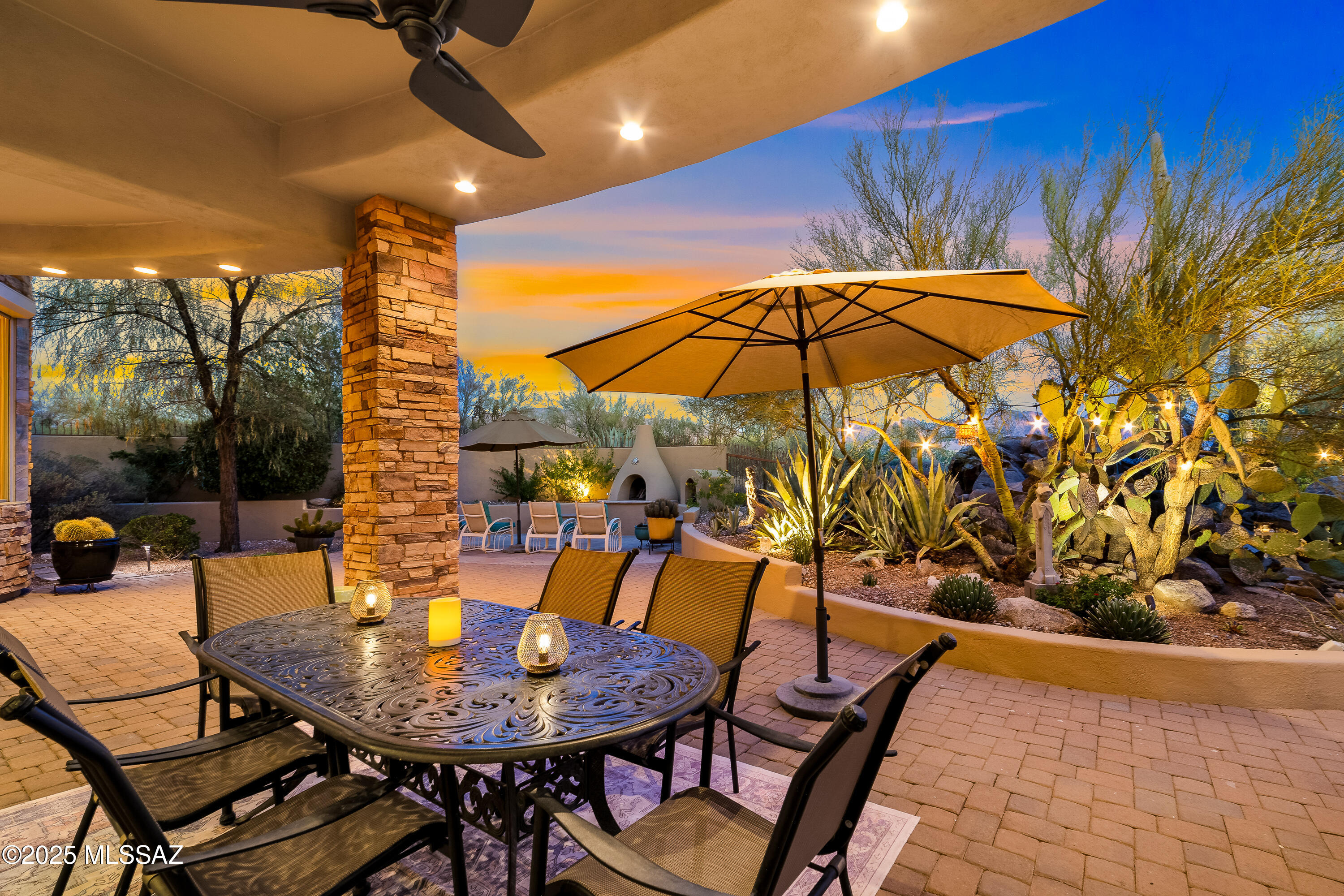 545 E Thunderstorm Place