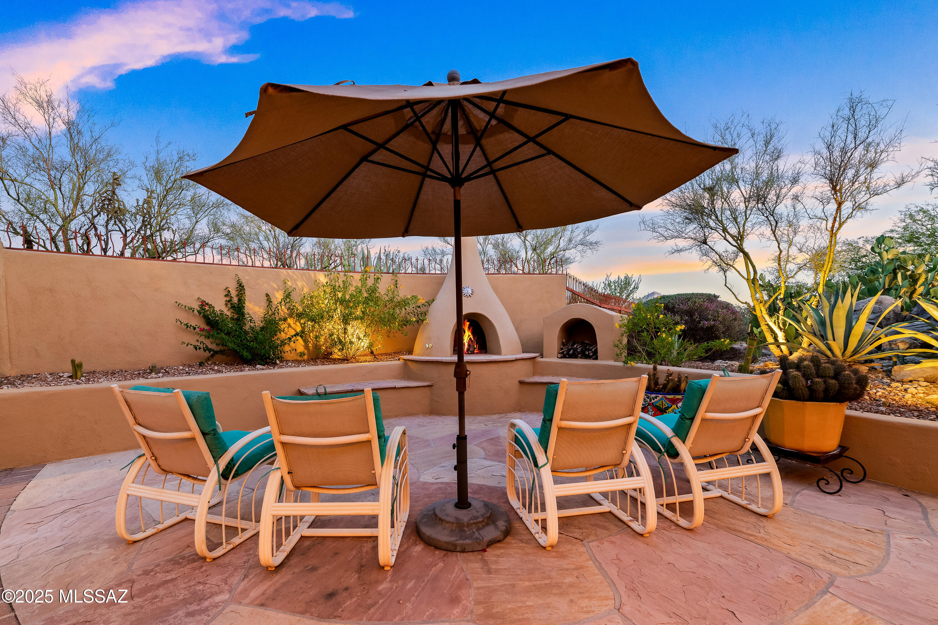 545 E Thunderstorm Place