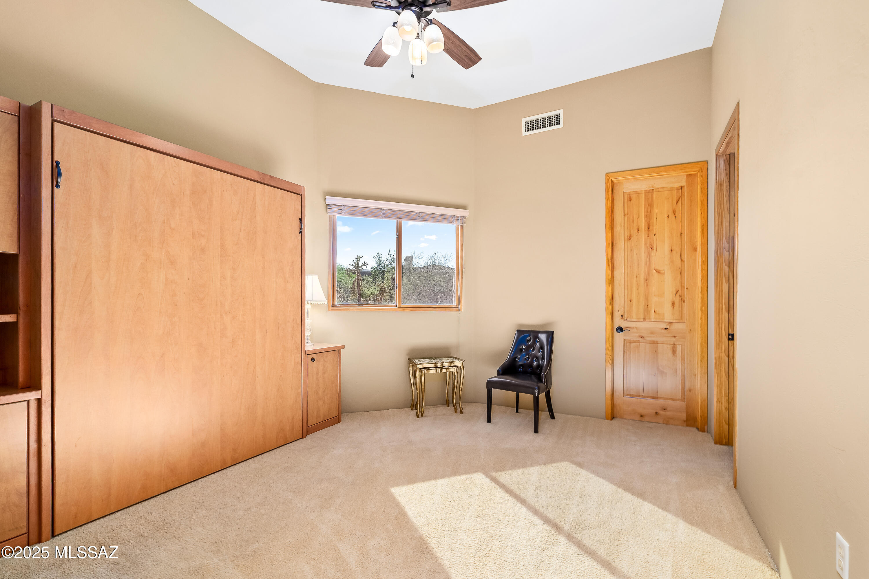 545 E Thunderstorm Place