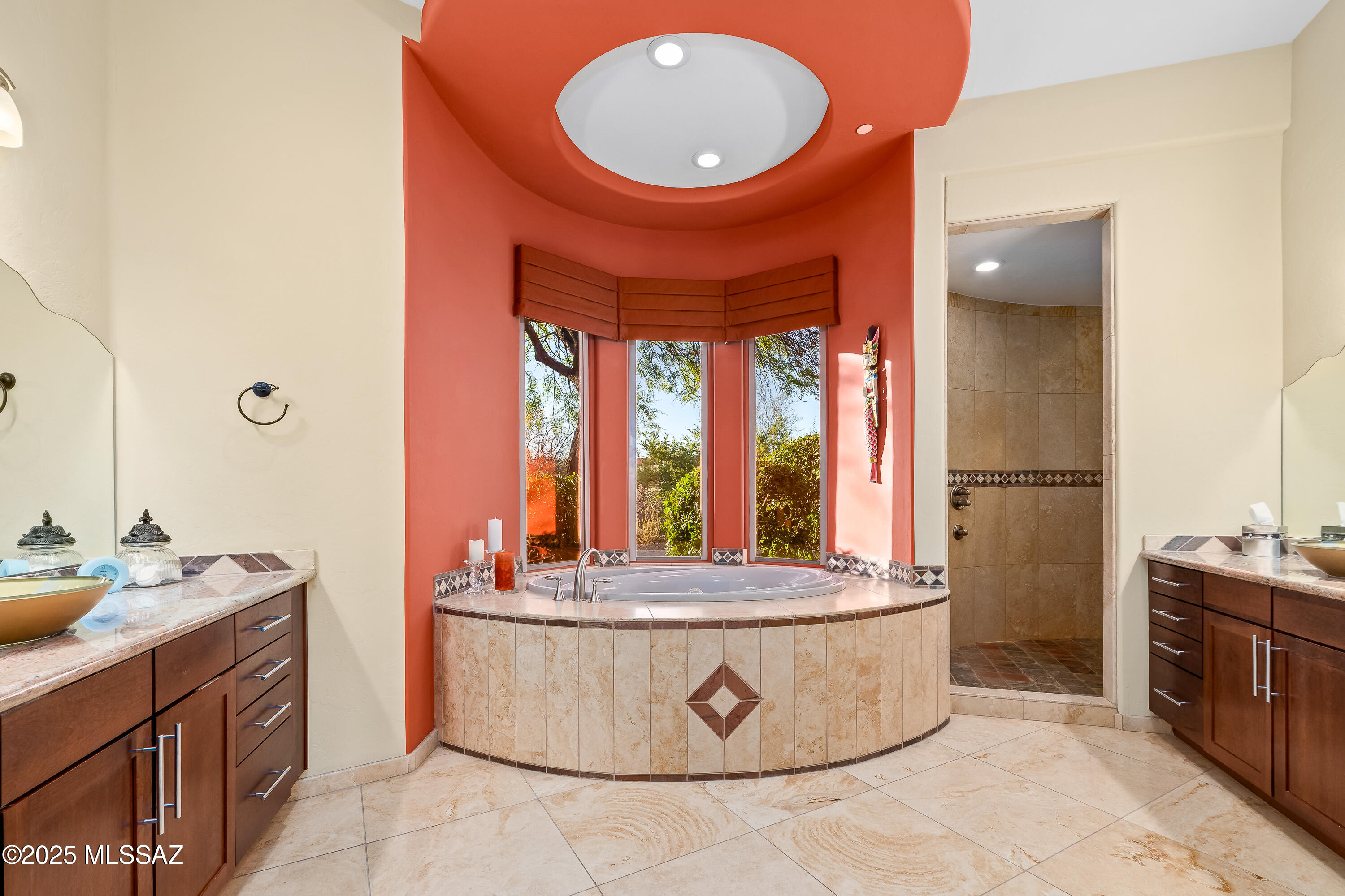 545 E Thunderstorm Place