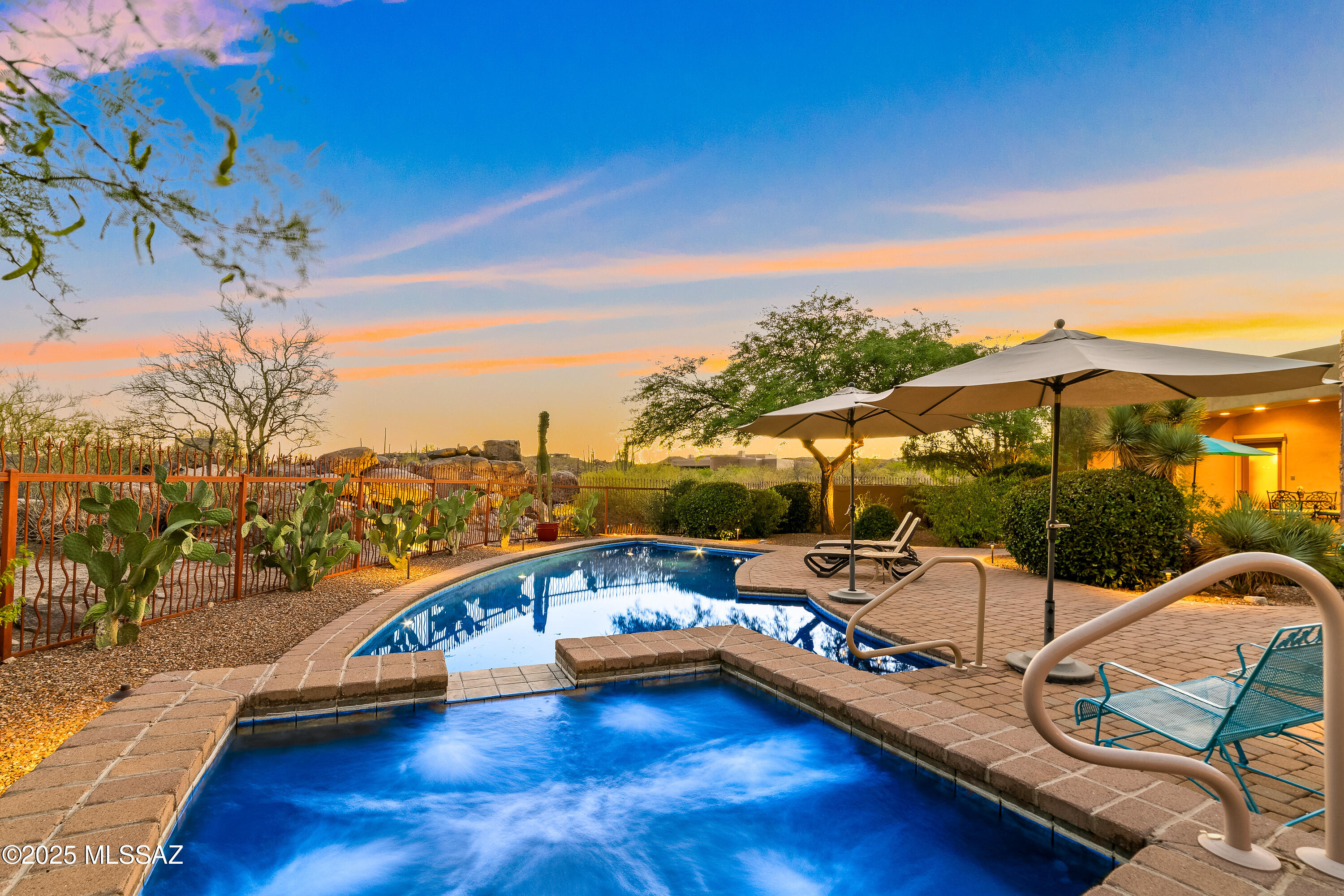 545 E Thunderstorm Place