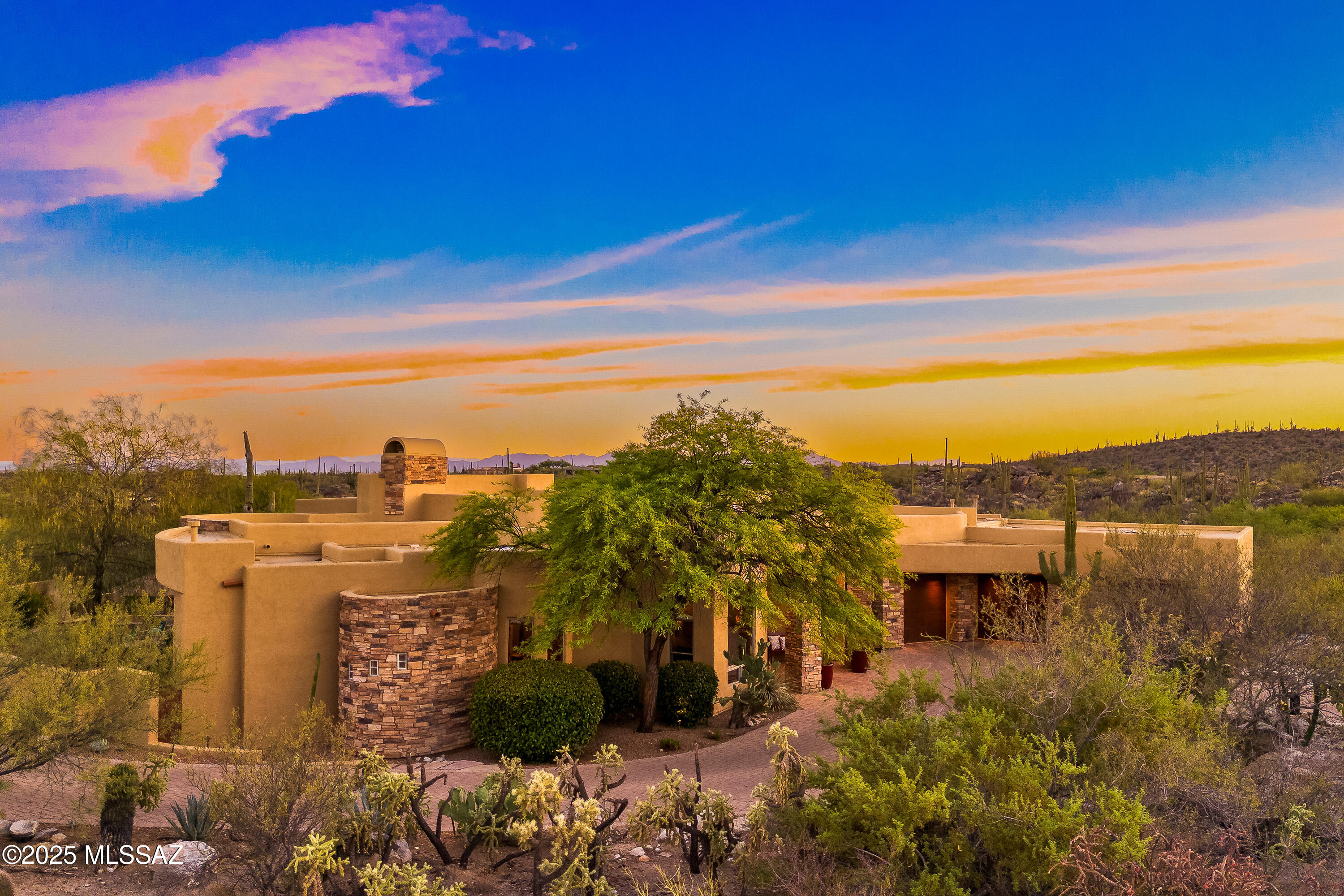 545 E Thunderstorm Place