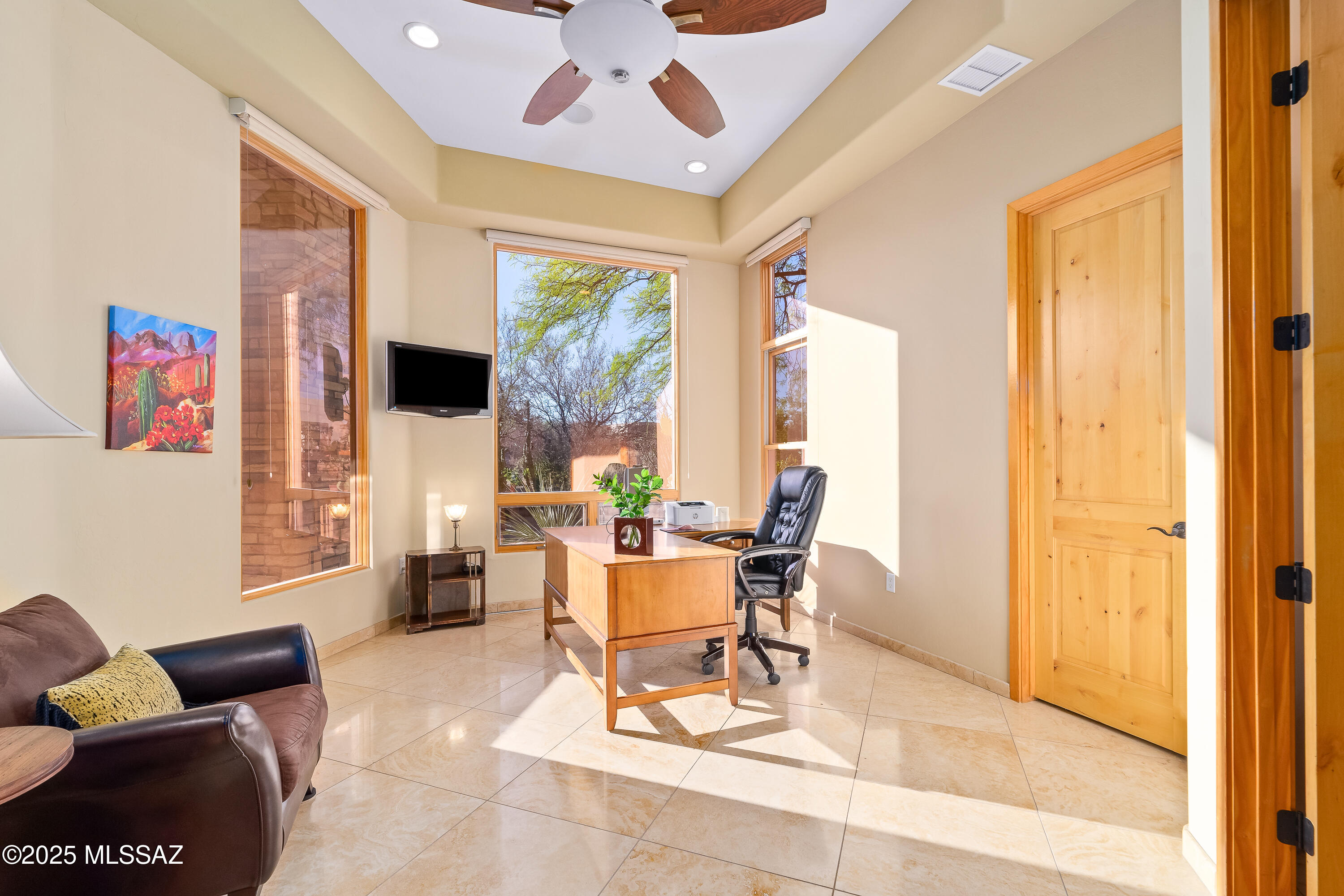 545 E Thunderstorm Place