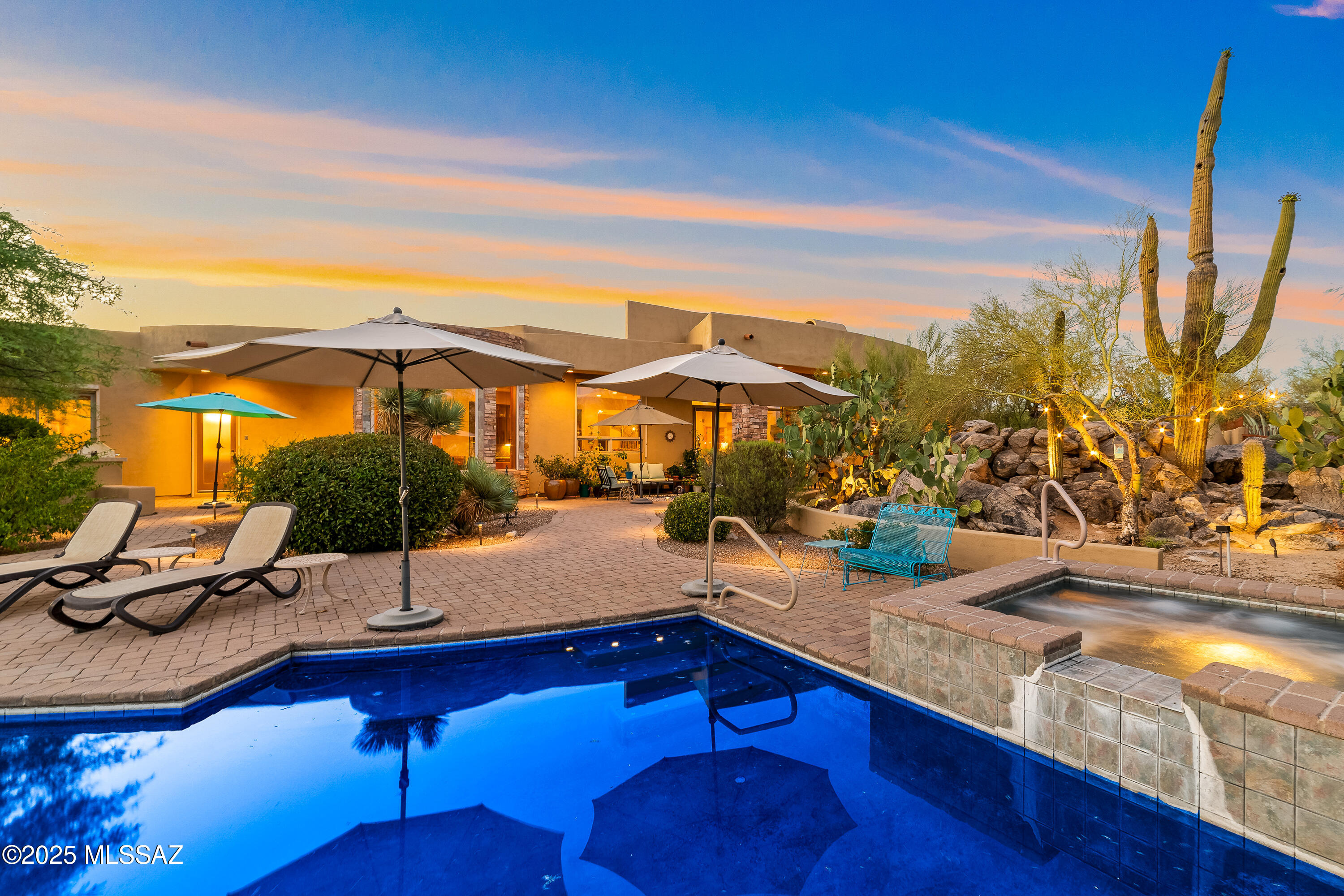 545 E Thunderstorm Place