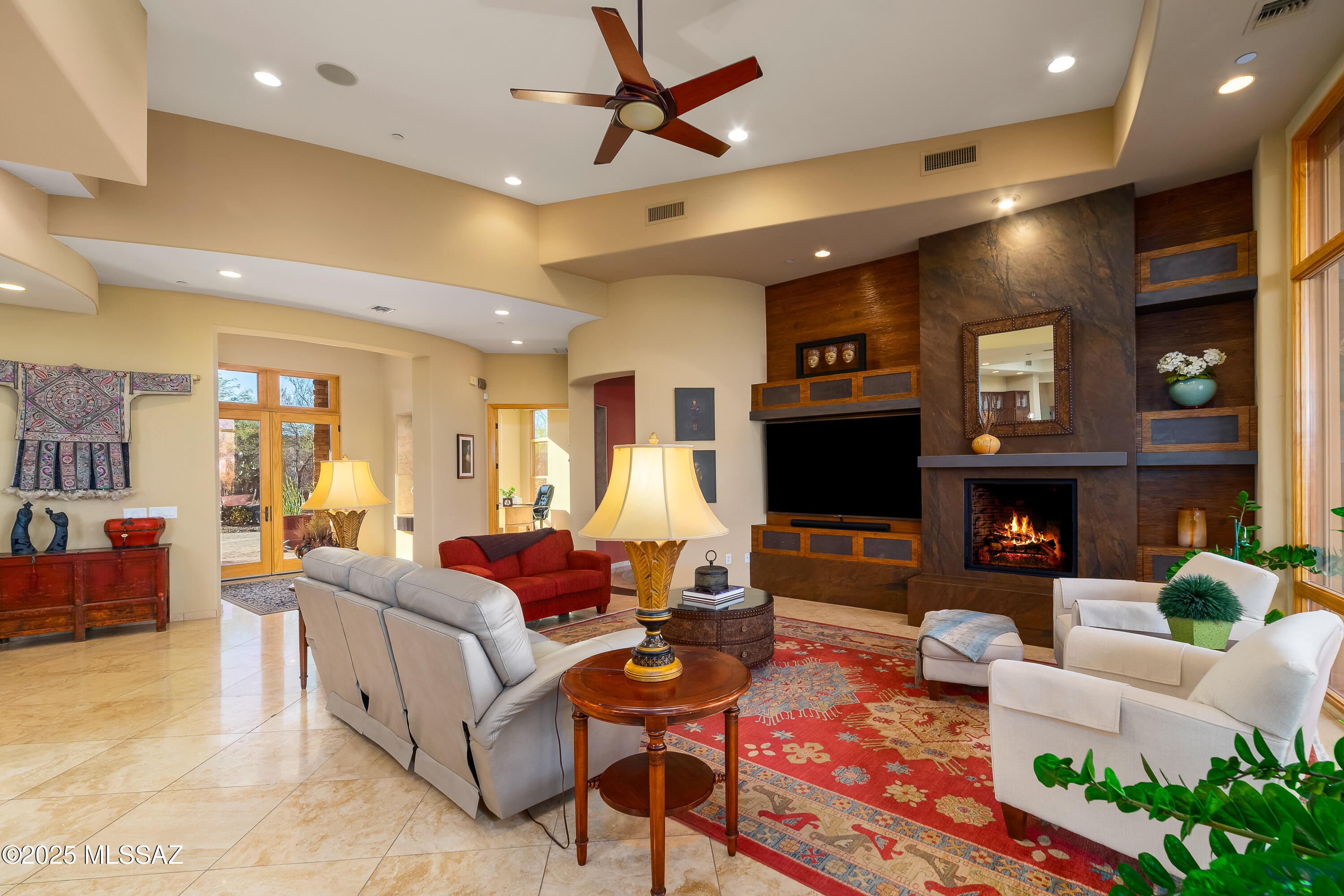 545 E Thunderstorm Place