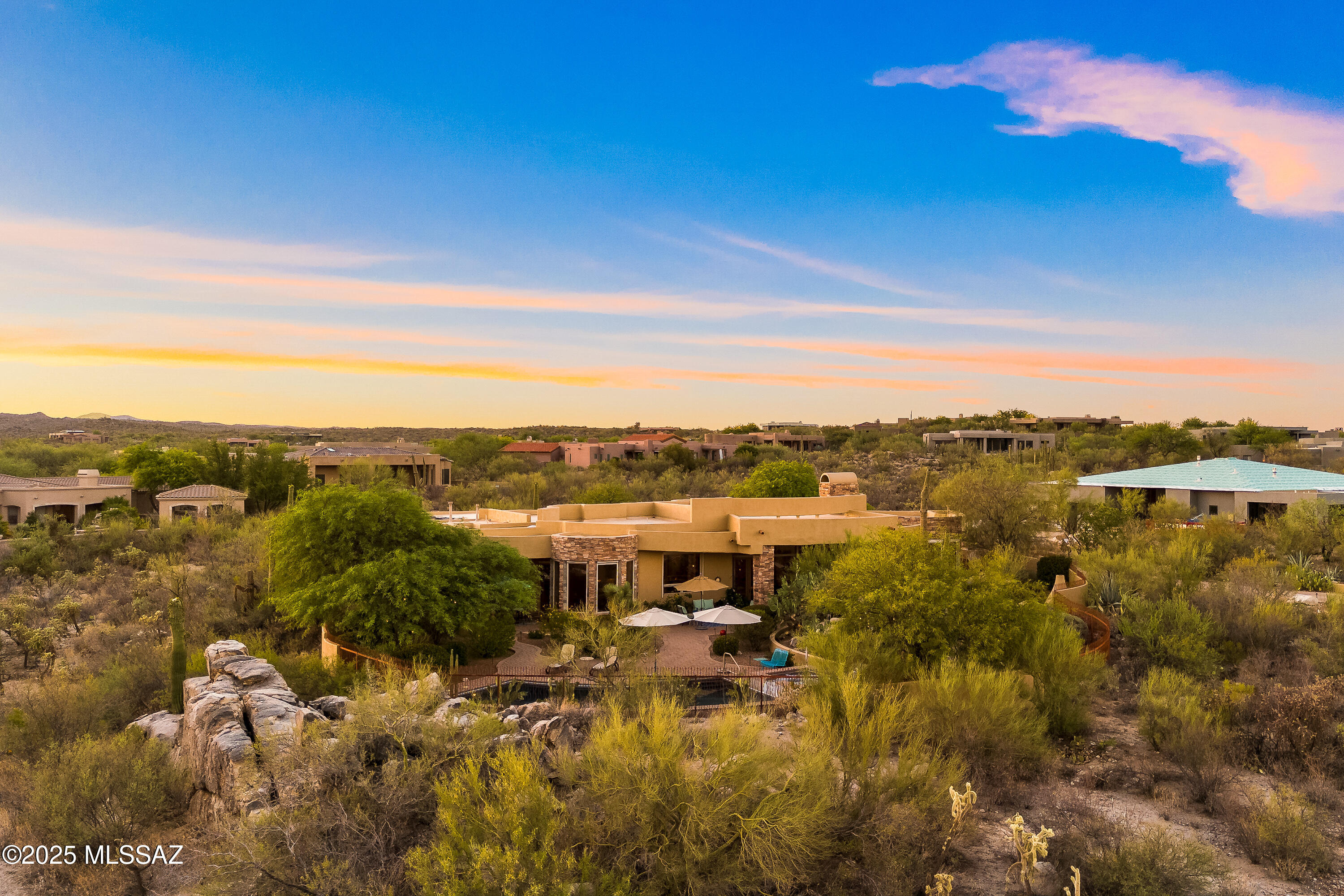 545 E Thunderstorm Place