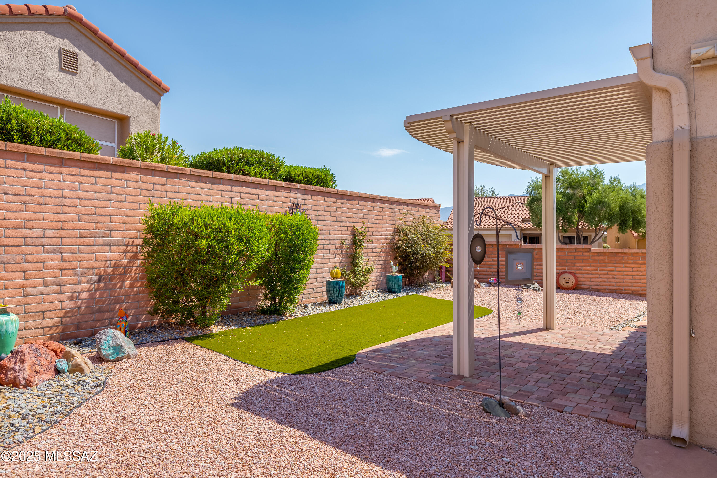 953 E Grass Meadow Place