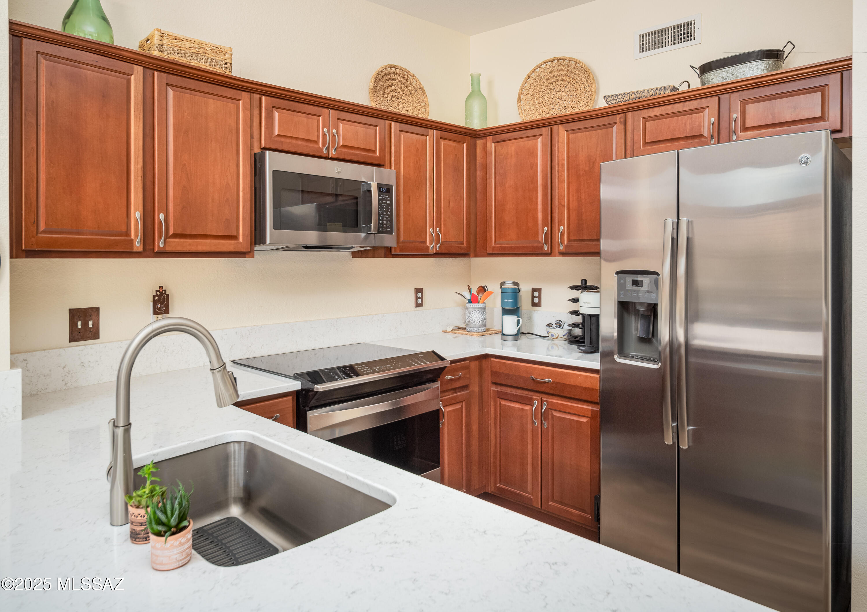 953 E Grass Meadow Place