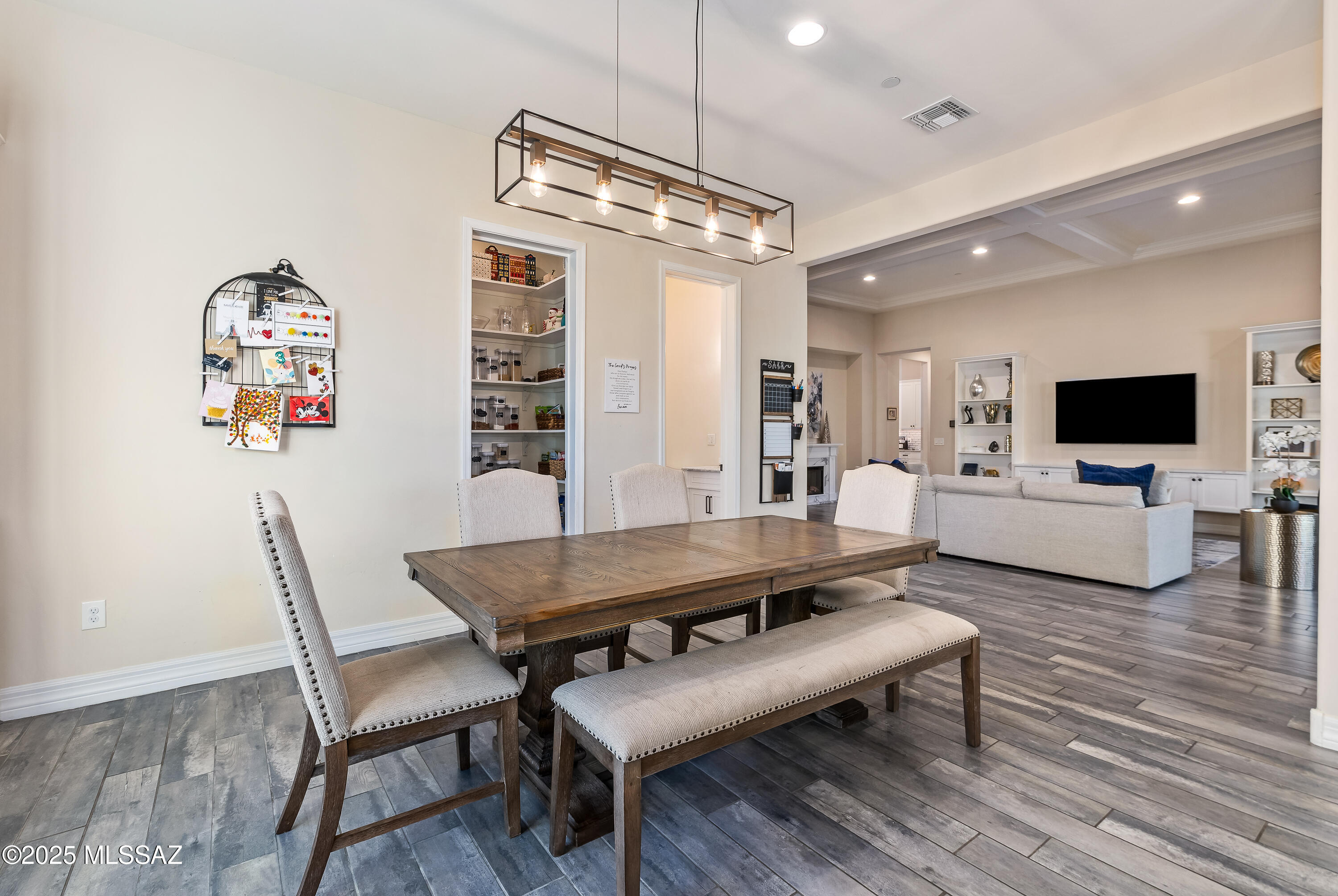755 E Naranja Drive