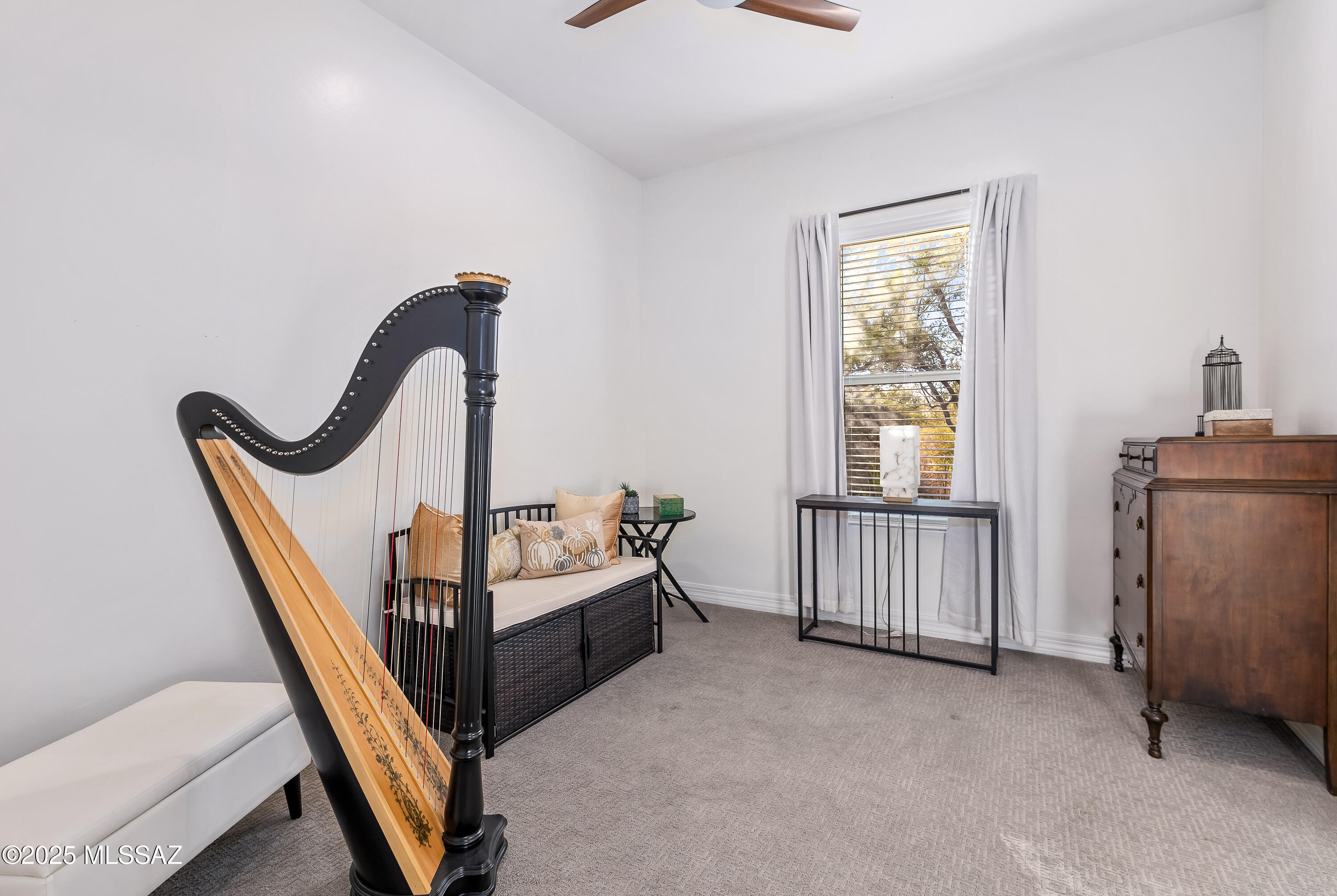 755 E Naranja Drive