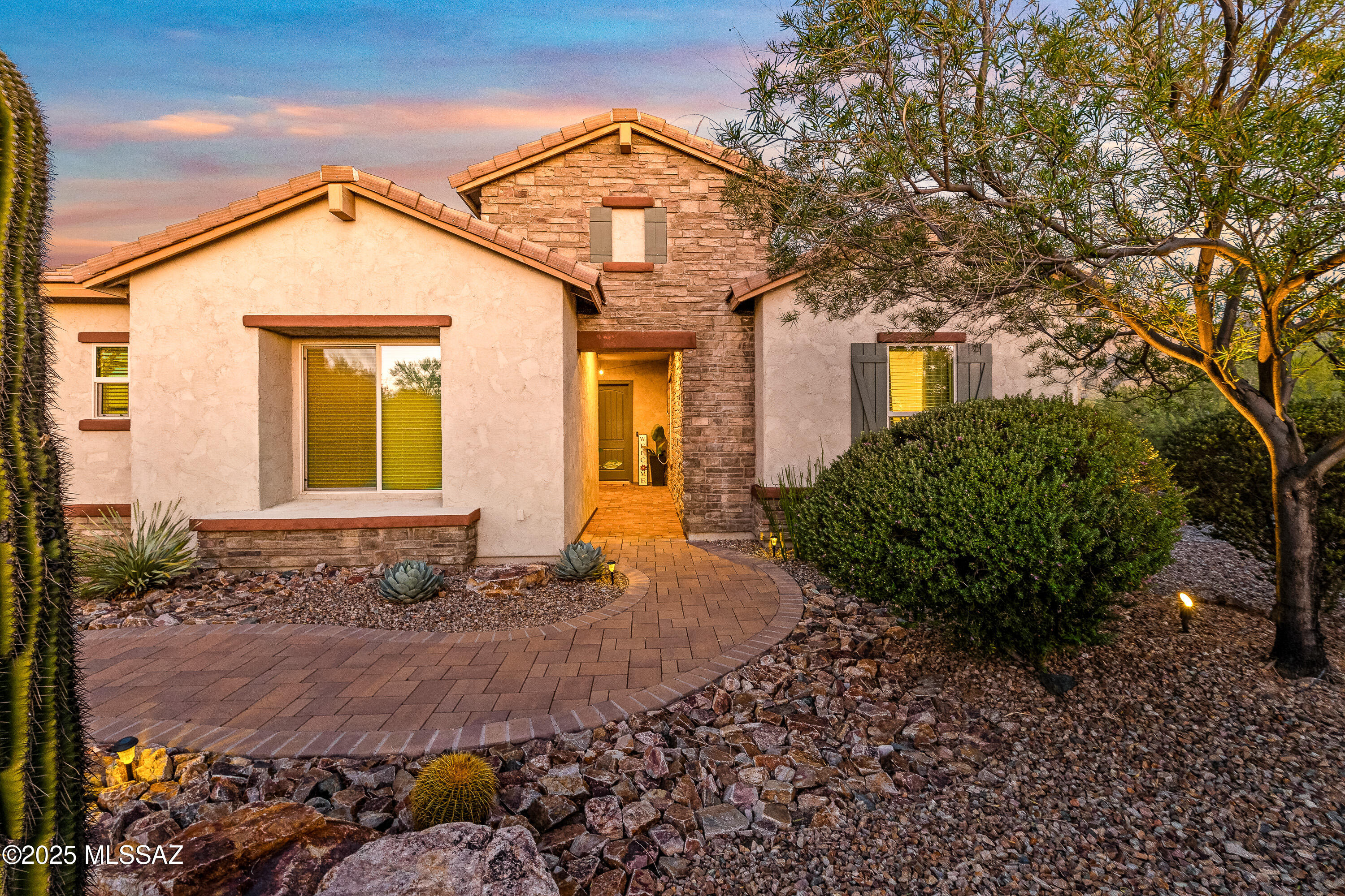 755 E Naranja Drive