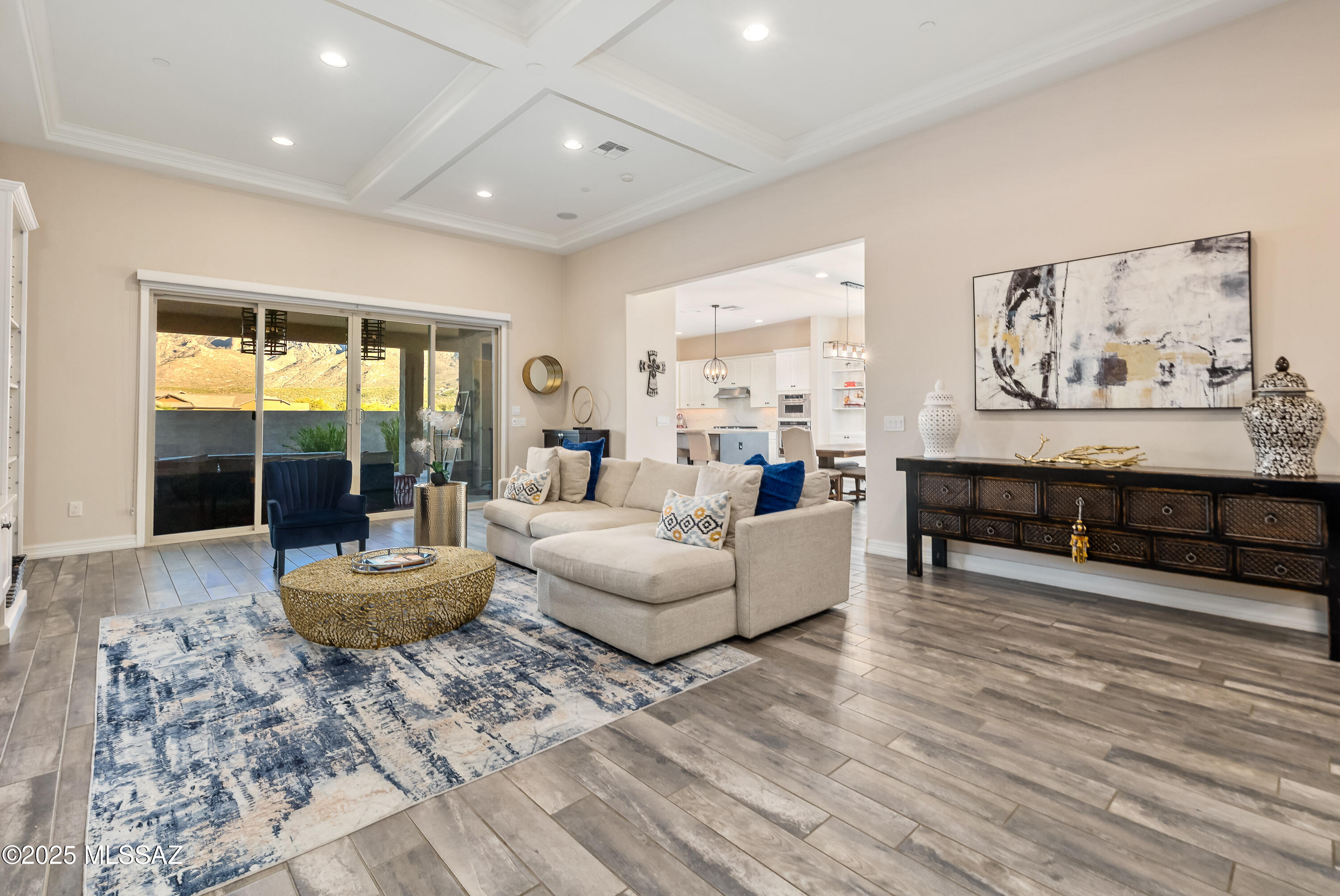 755 E Naranja Drive