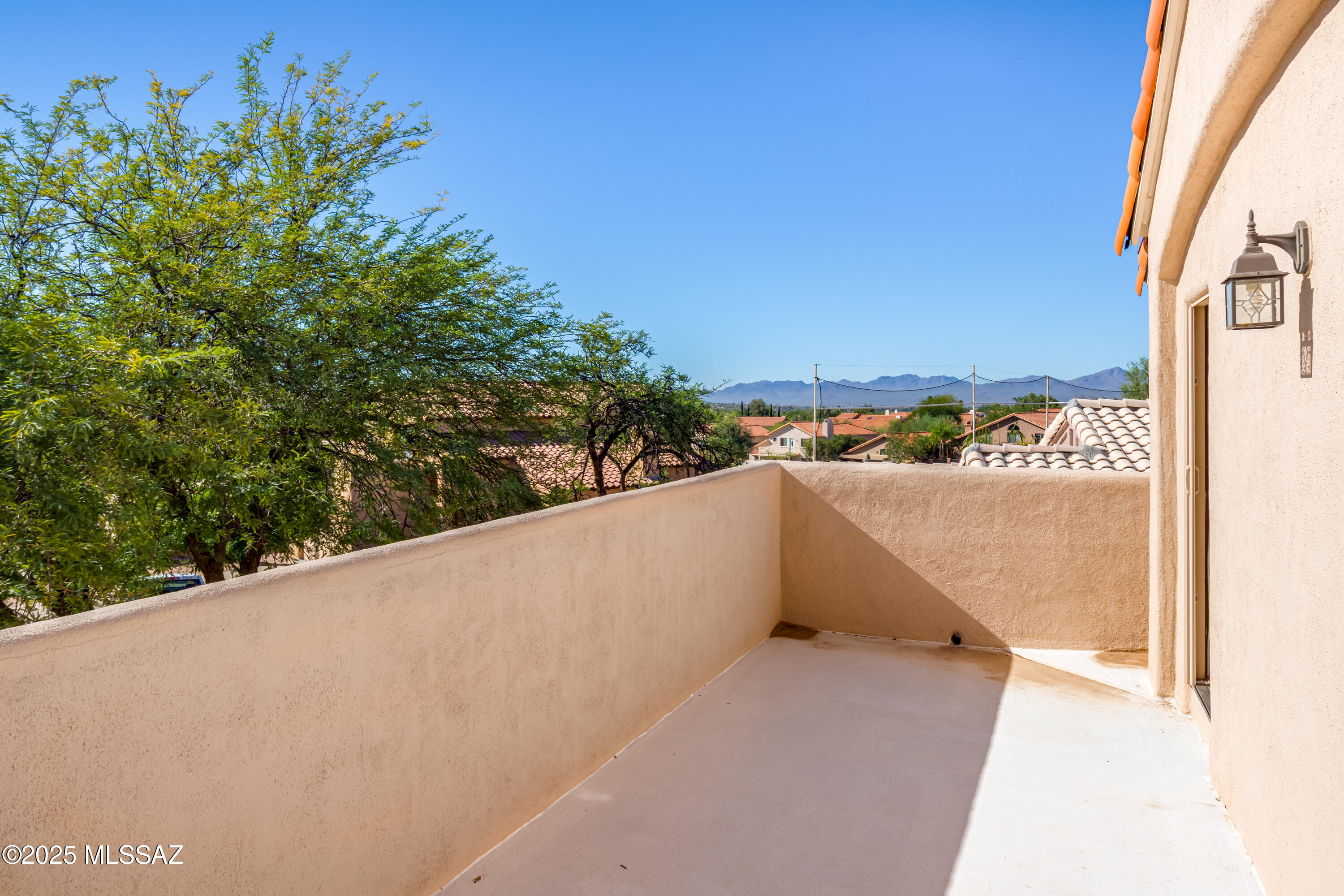 1090 W Possum Creek Lane