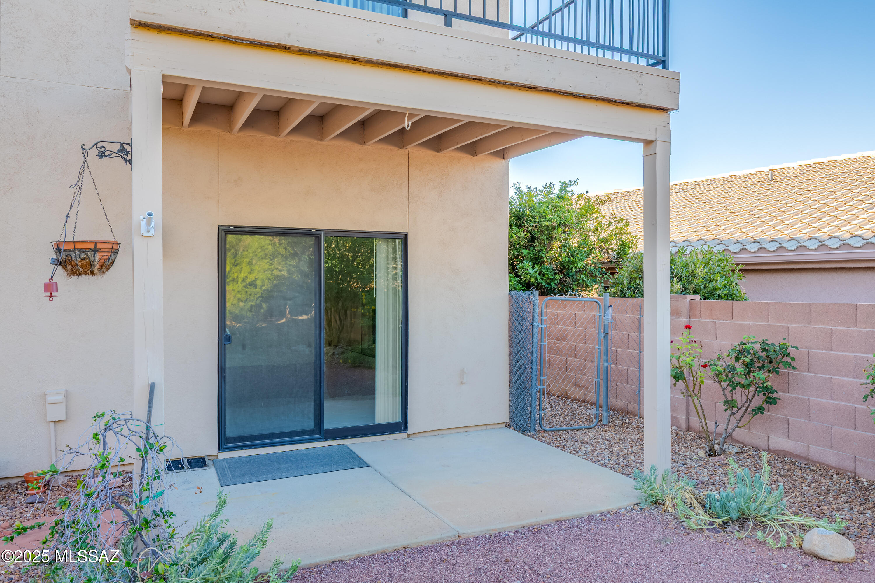 1090 W Possum Creek Lane