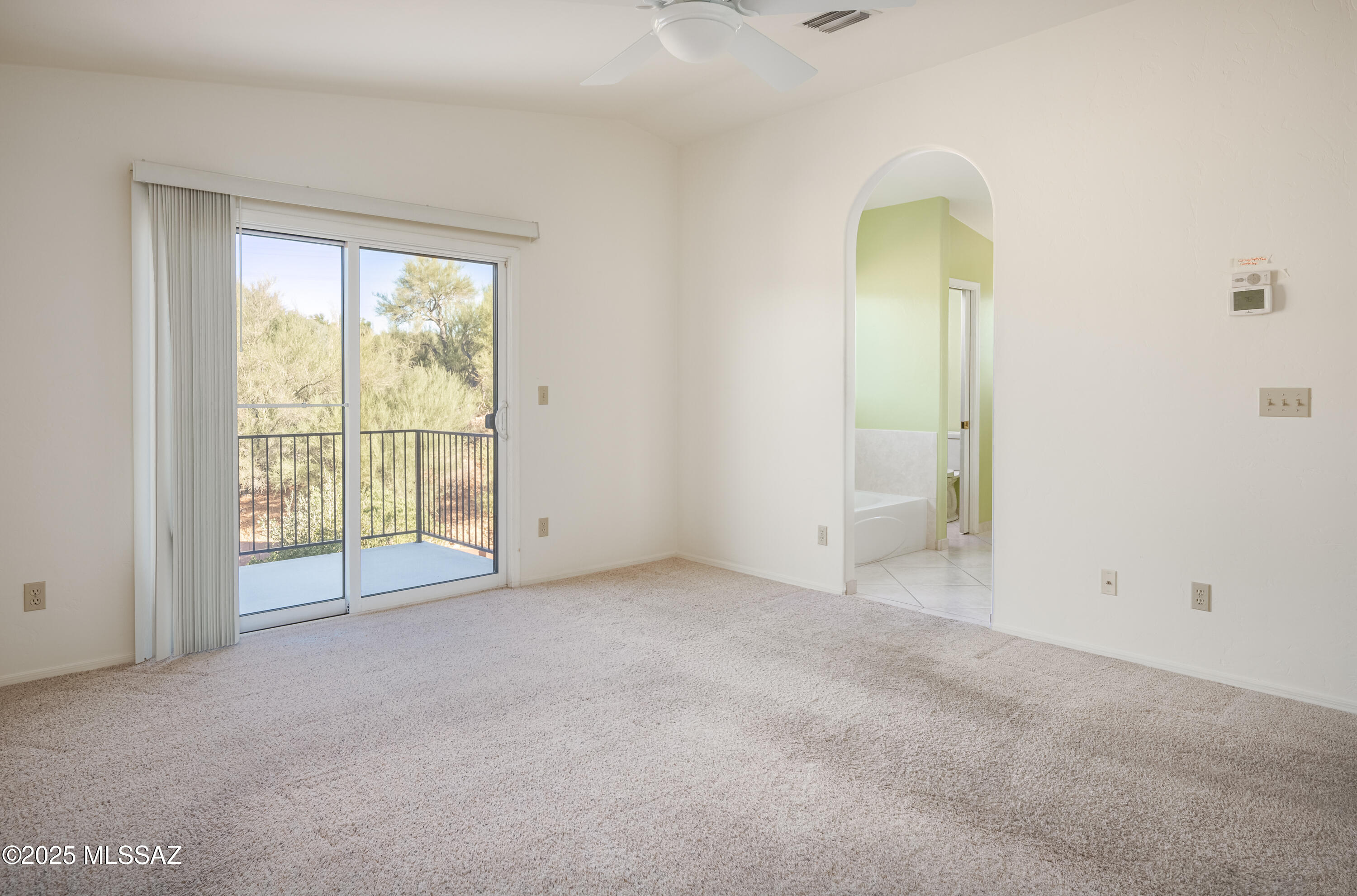 1090 W Possum Creek Lane