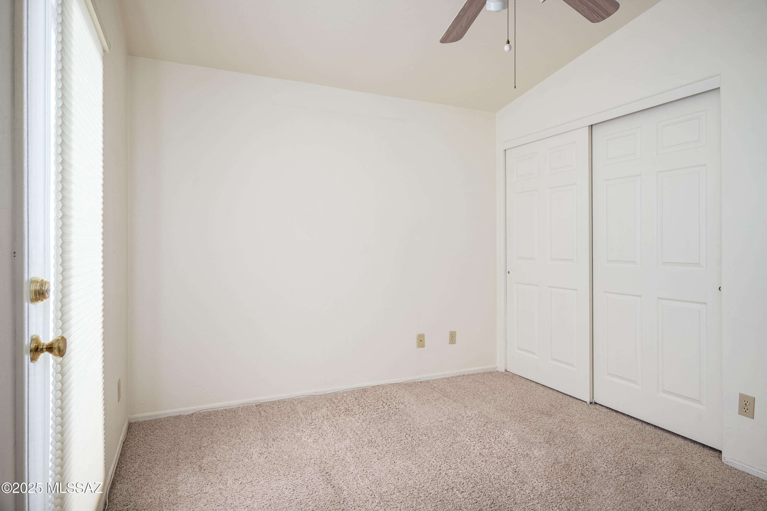 1090 W Possum Creek Lane
