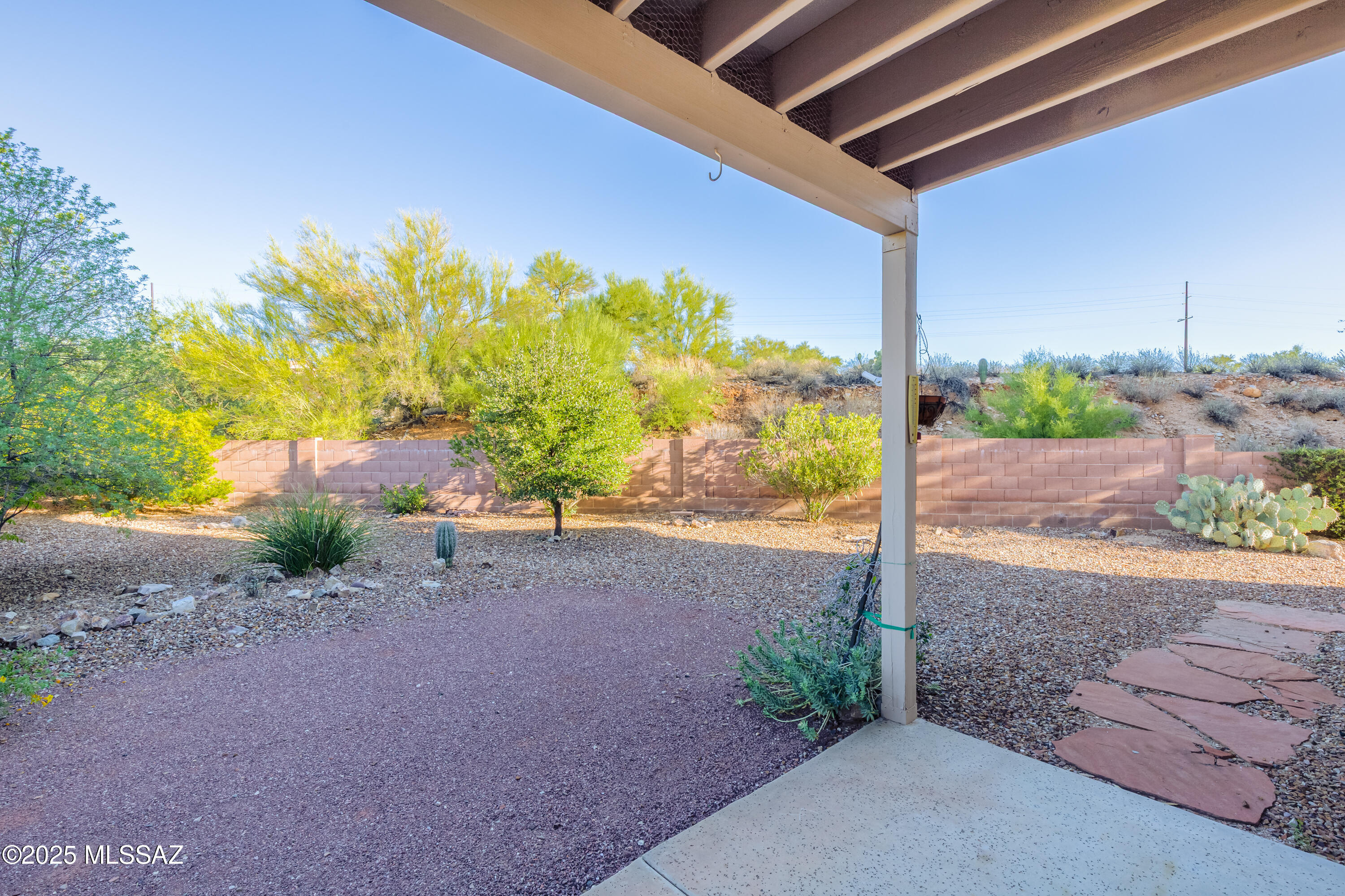 1090 W Possum Creek Lane