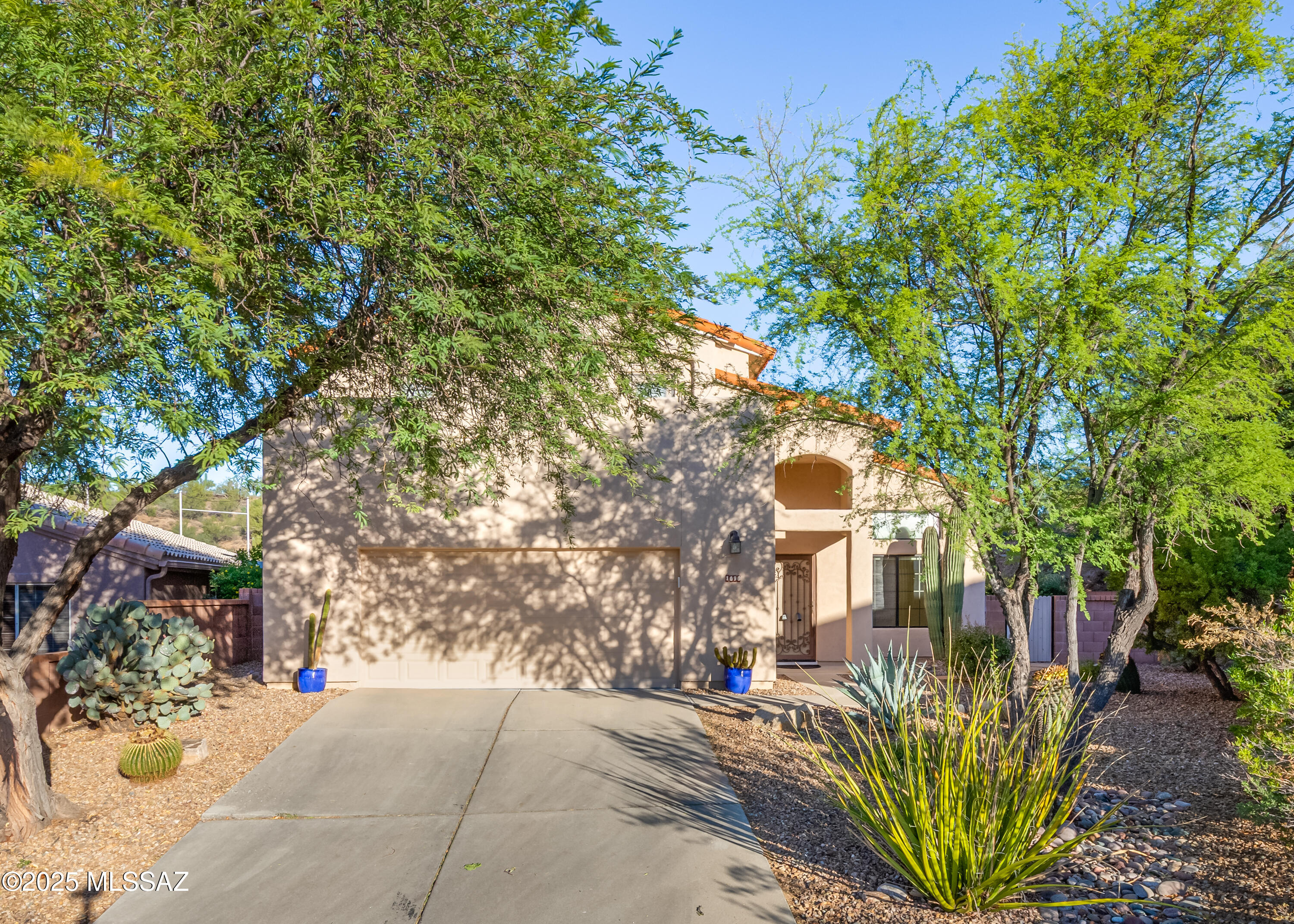 1090 W Possum Creek Lane