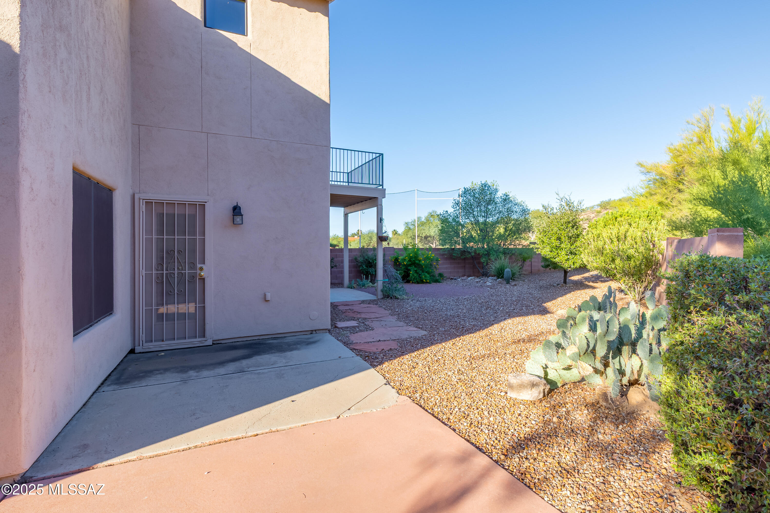 1090 W Possum Creek Lane