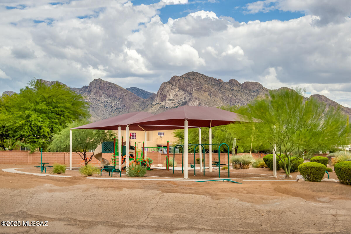 1090 W Possum Creek Lane