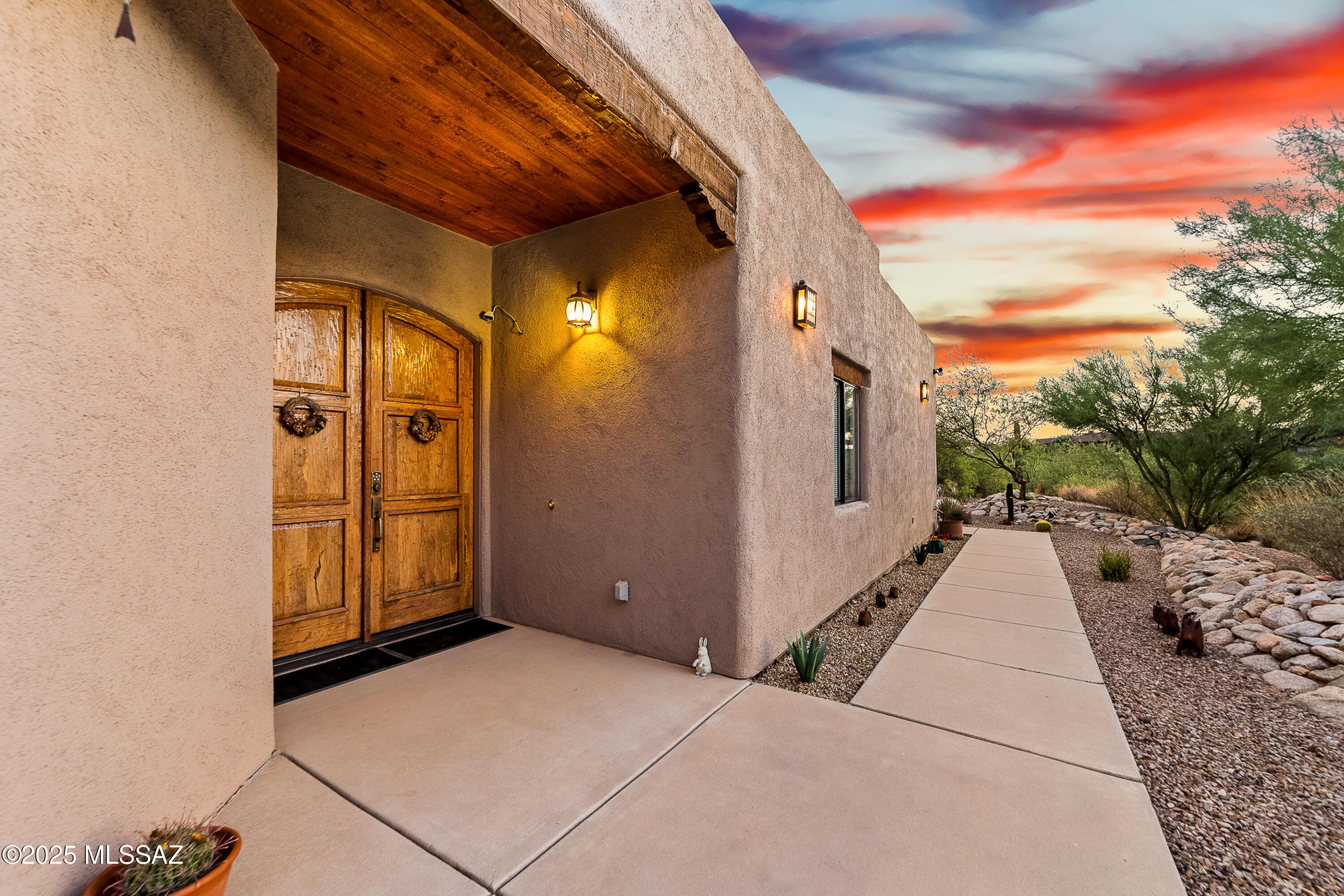 766 W Silver Eagle Court