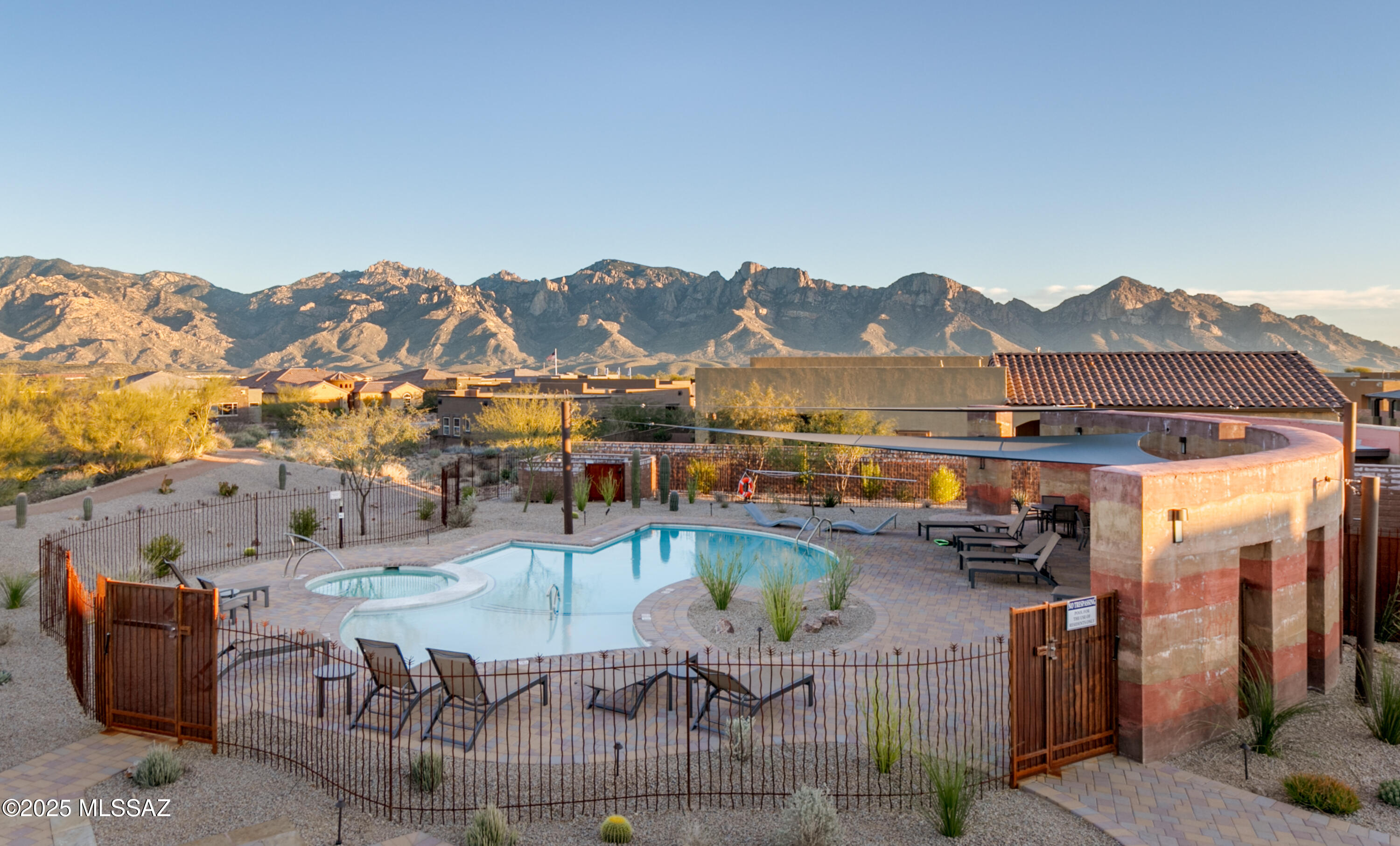 125 E Peralta Canyon Court