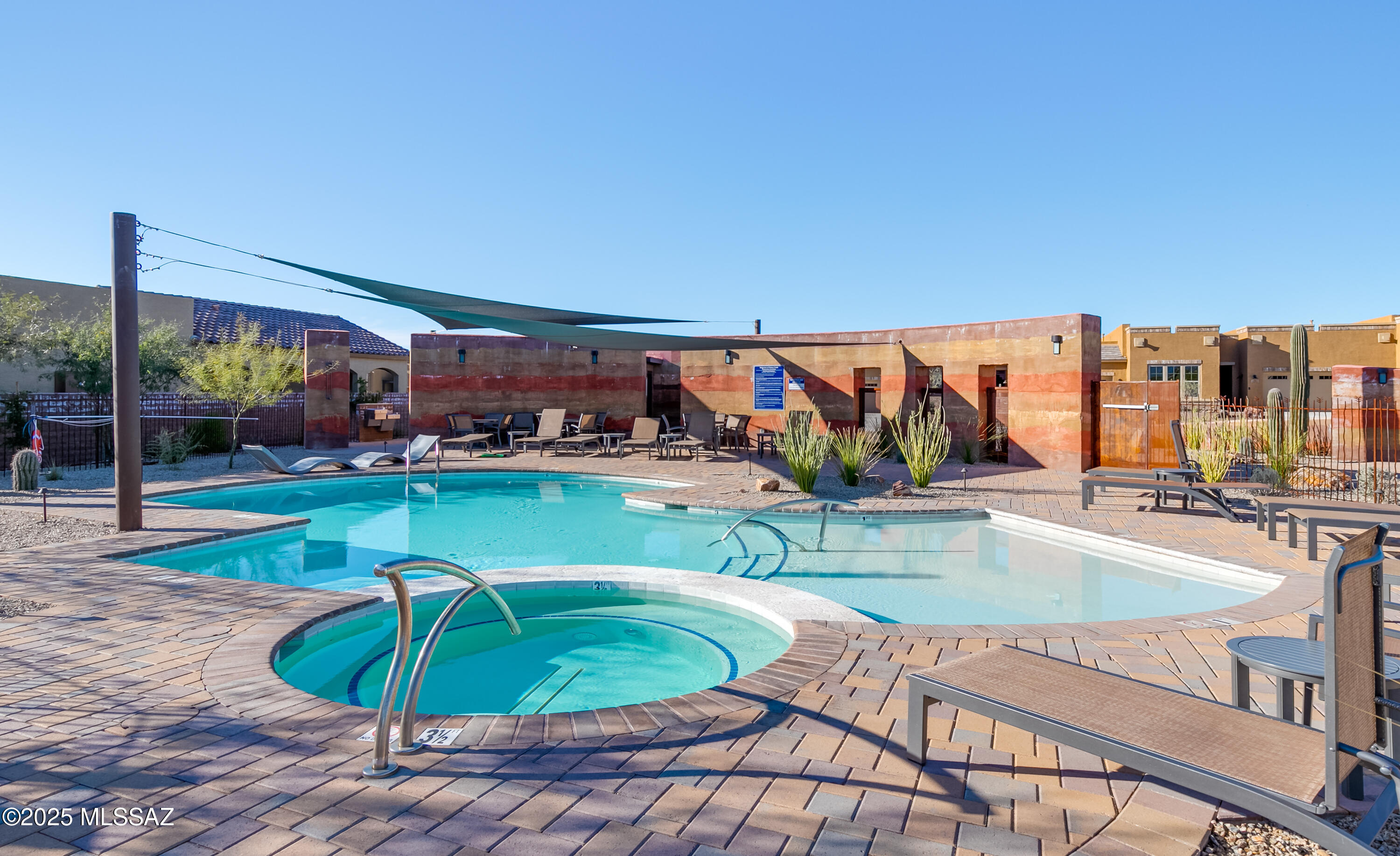 125 E Peralta Canyon Court