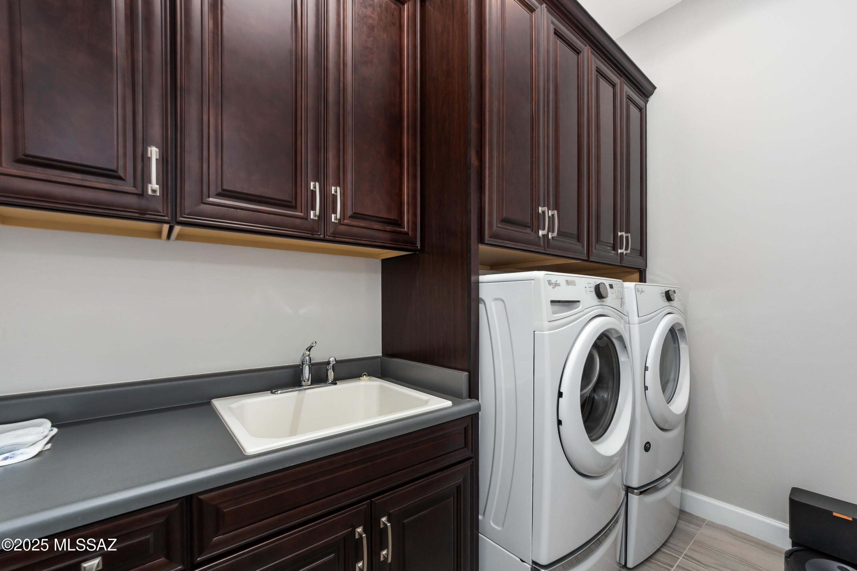 125 E Peralta Canyon Court