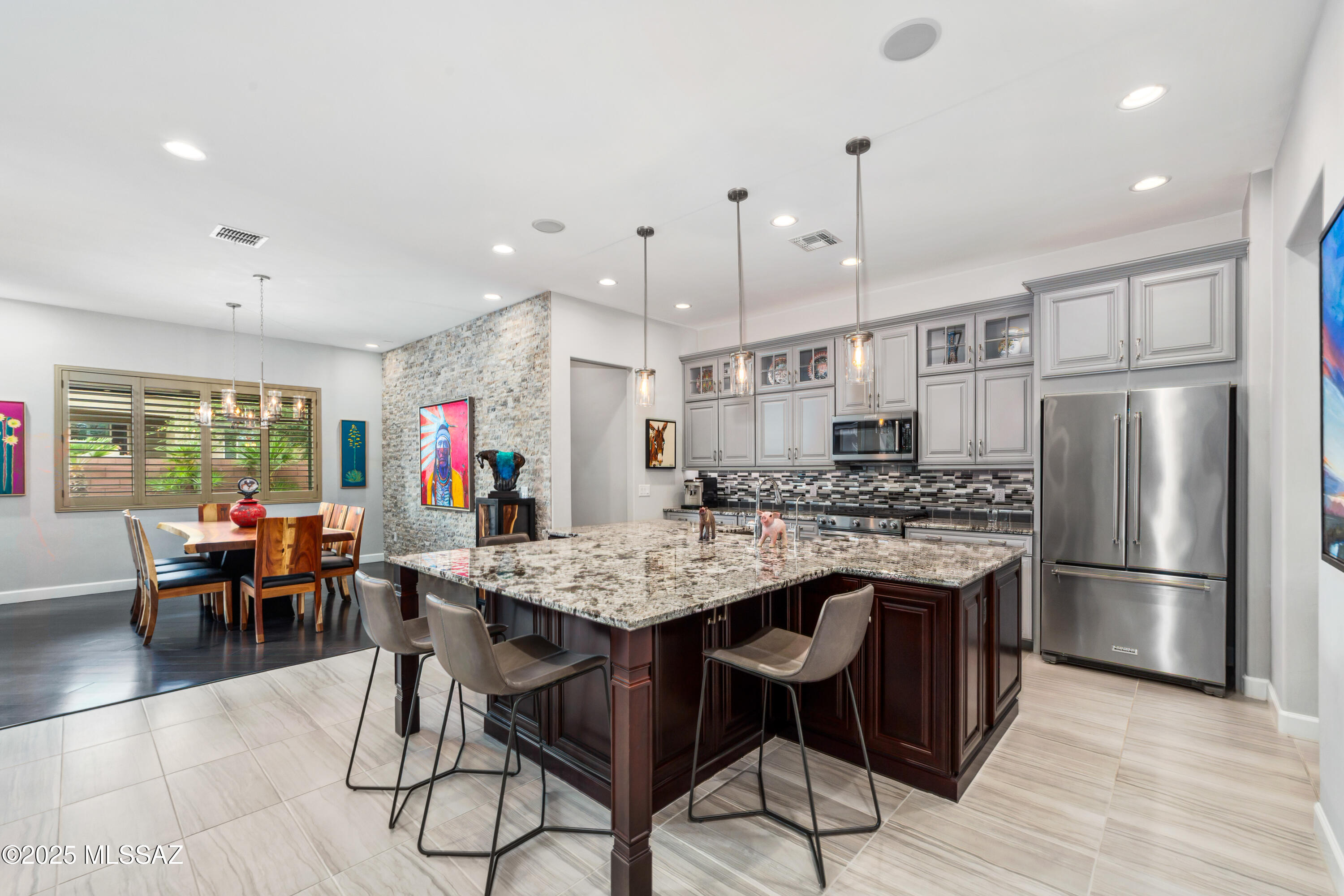 125 E Peralta Canyon Court