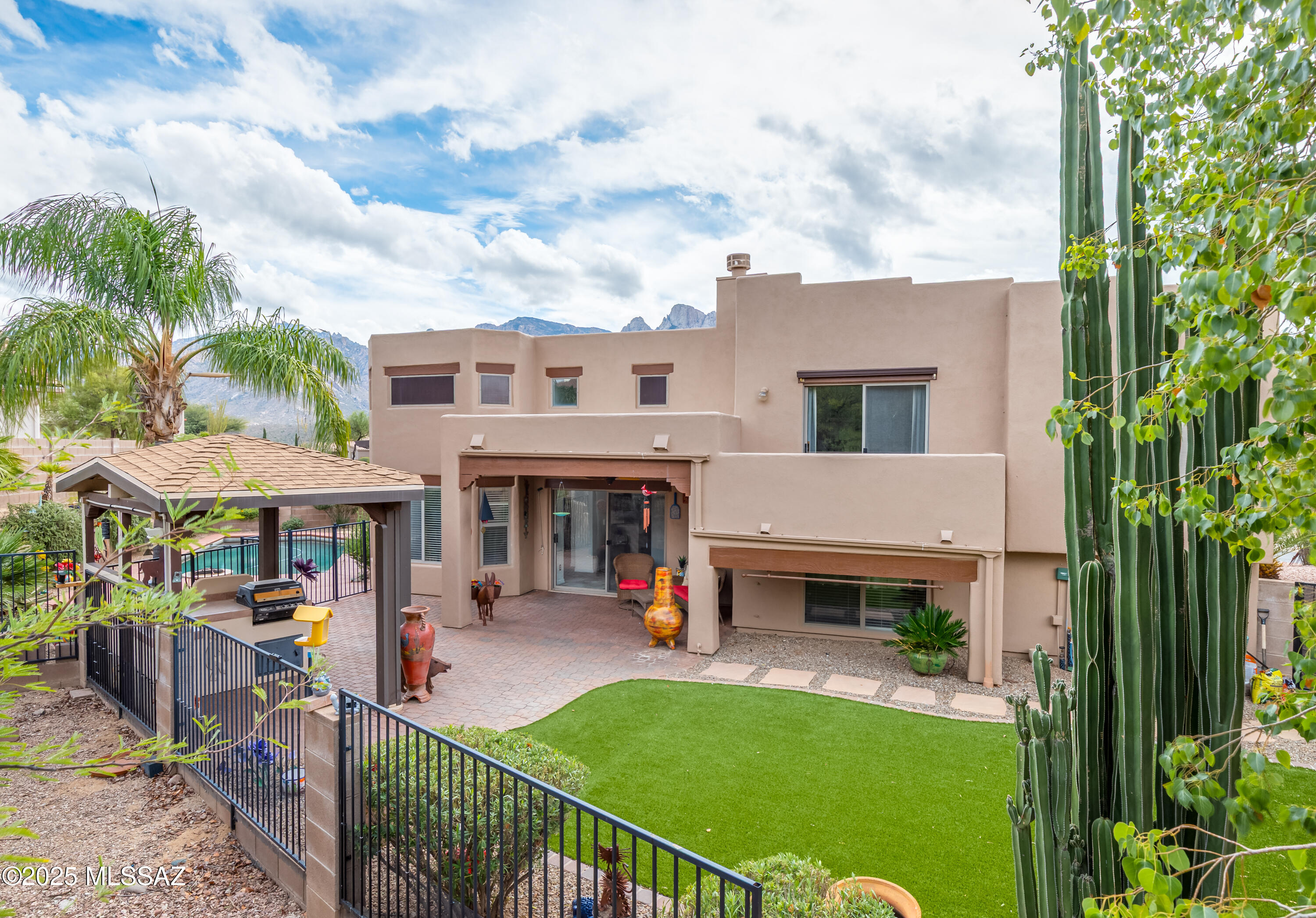 1681 E Moonshroud Drive