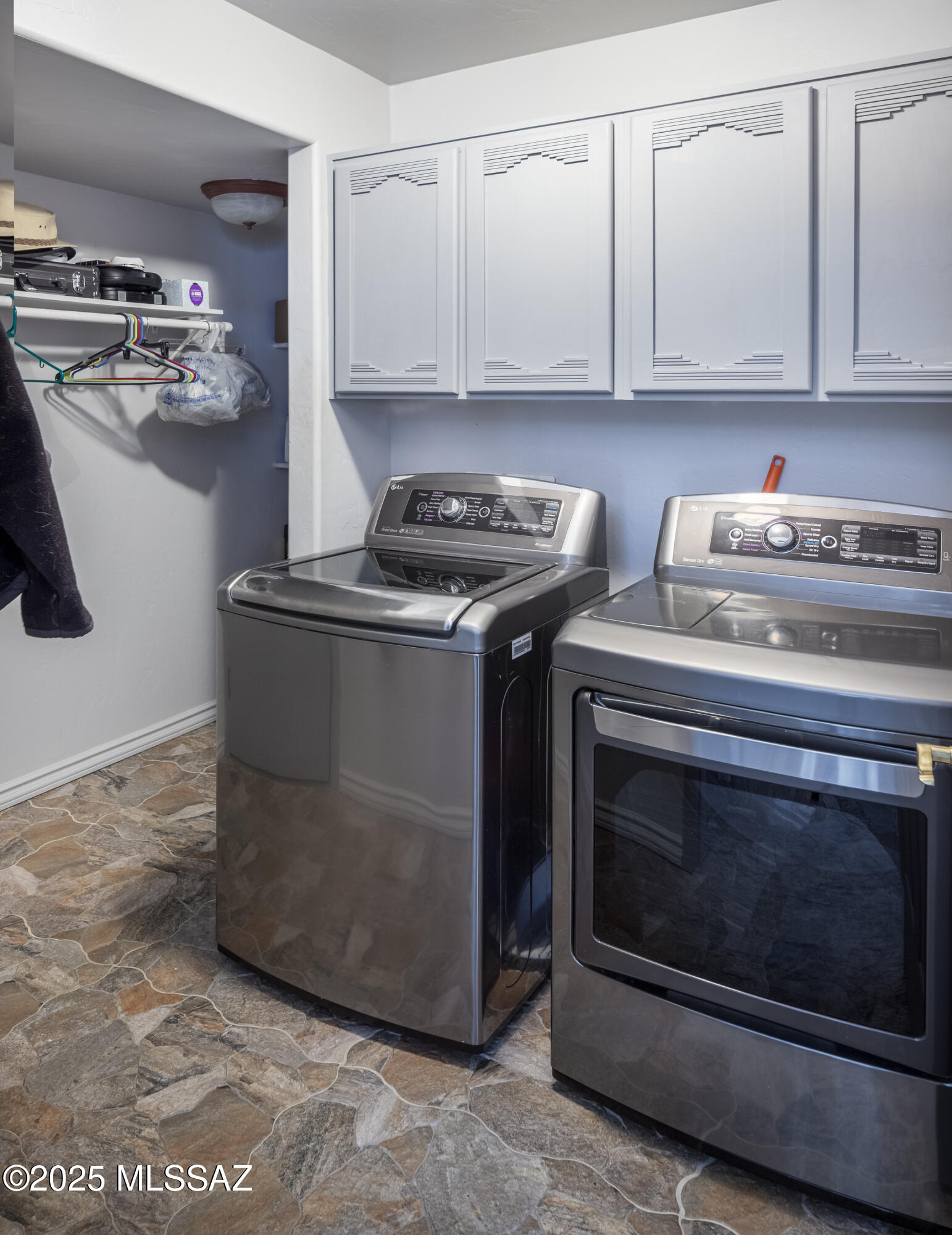 1681 E Moonshroud Drive